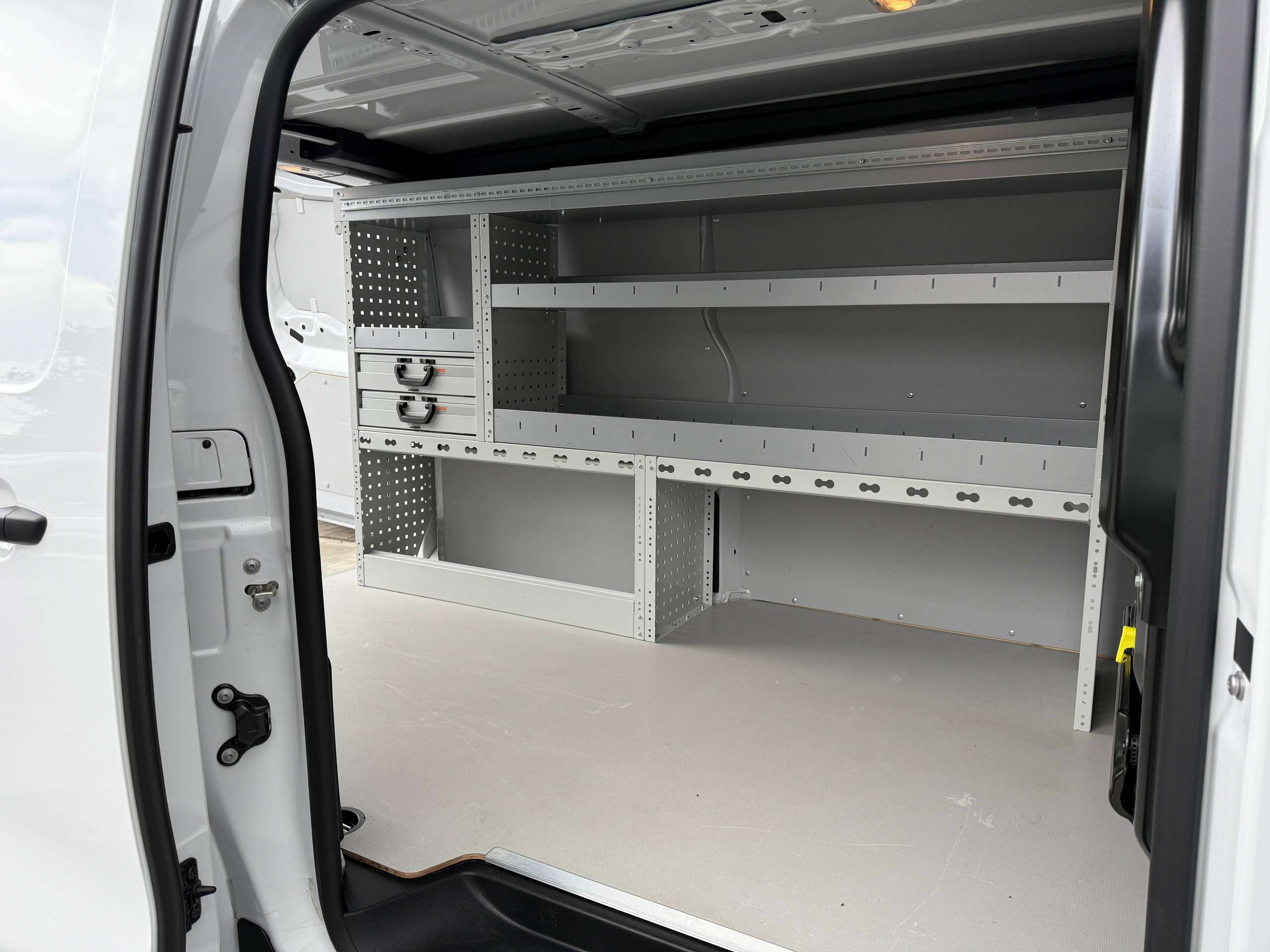 97995efc-761f-4e7e-ab55-fdc92f71cdbb16-peugeot-expert-2-0-bluehdi-3-zit-automaat-navigatie-camera-dode-hoek-adaptieve-cruise-control.jpg