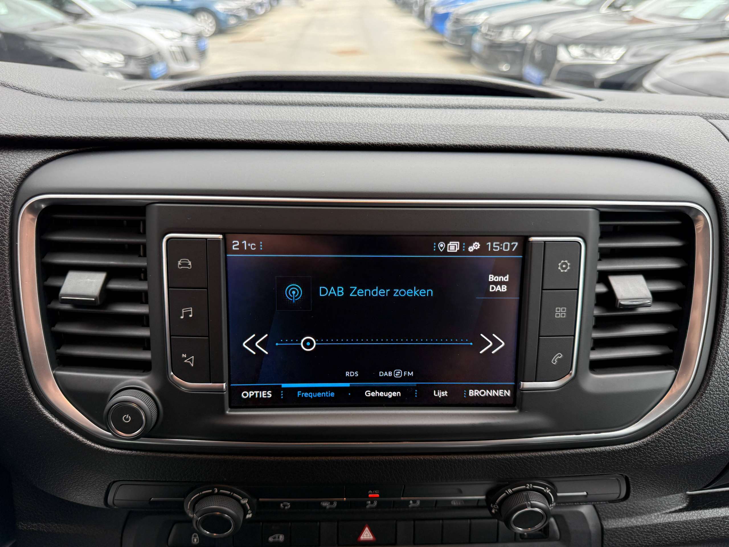 97995efc-761f-4e7e-ab55-fdc92f71cdbb29-peugeot-expert-2-0-bluehdi-3-zit-automaat-navigatie-camera-dode-hoek-adaptieve-cruise-control.jpg