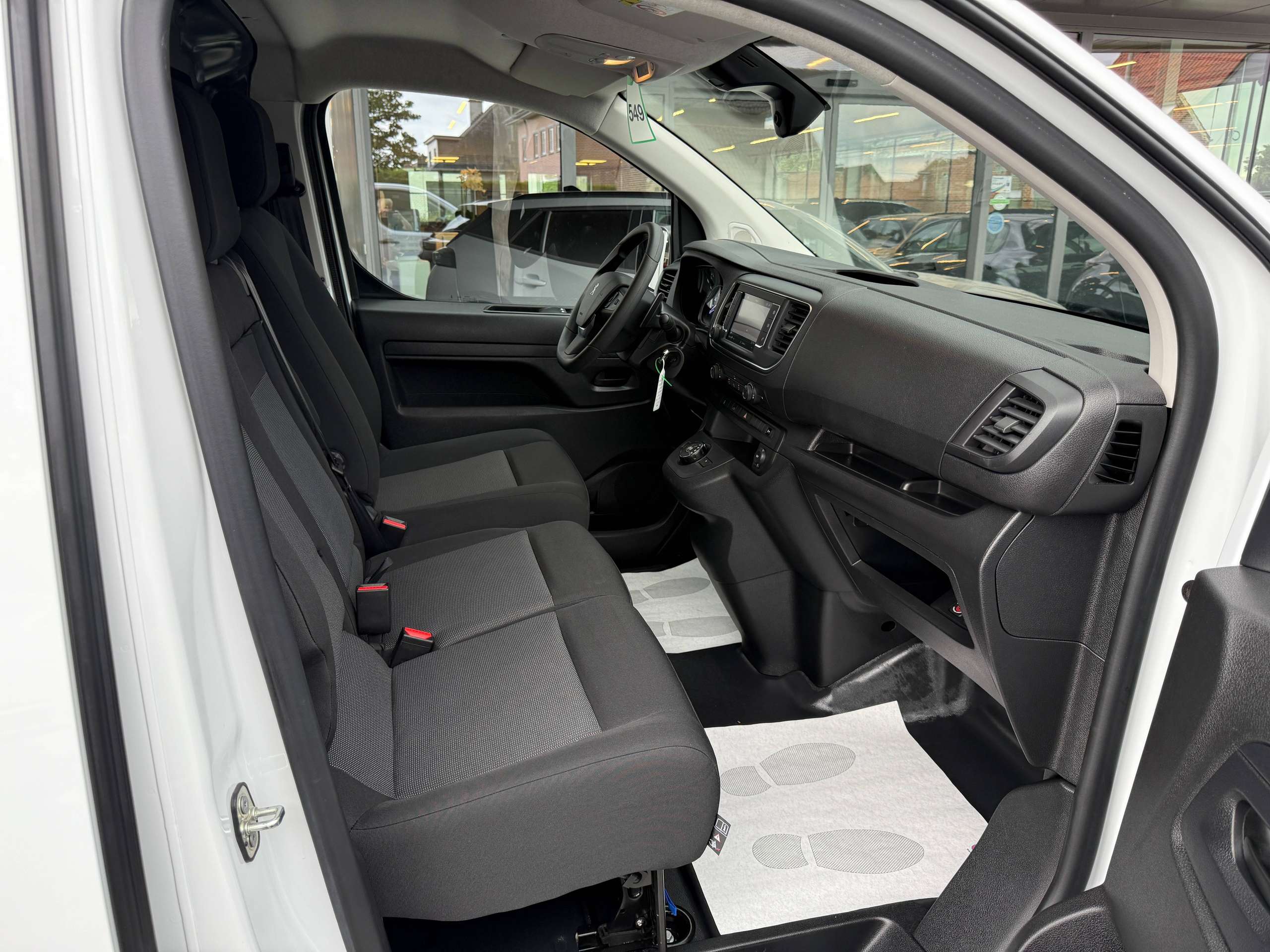 97995efc-761f-4e7e-ab55-fdc92f71cdbb30-peugeot-expert-2-0-bluehdi-3-zit-automaat-navigatie-camera-dode-hoek-adaptieve-cruise-control.jpg