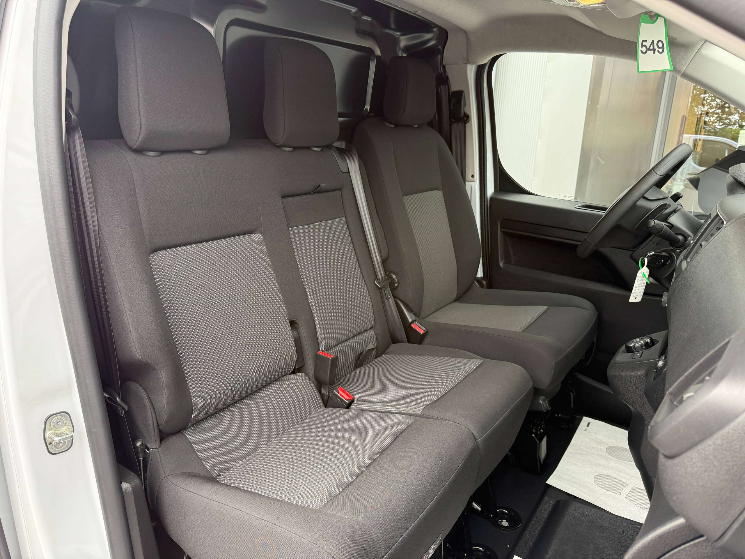 97995efc-761f-4e7e-ab55-fdc92f71cdbb32-peugeot-expert-2-0-bluehdi-3-zit-automaat-navigatie-camera-dode-hoek-adaptieve-cruise-control.jpg