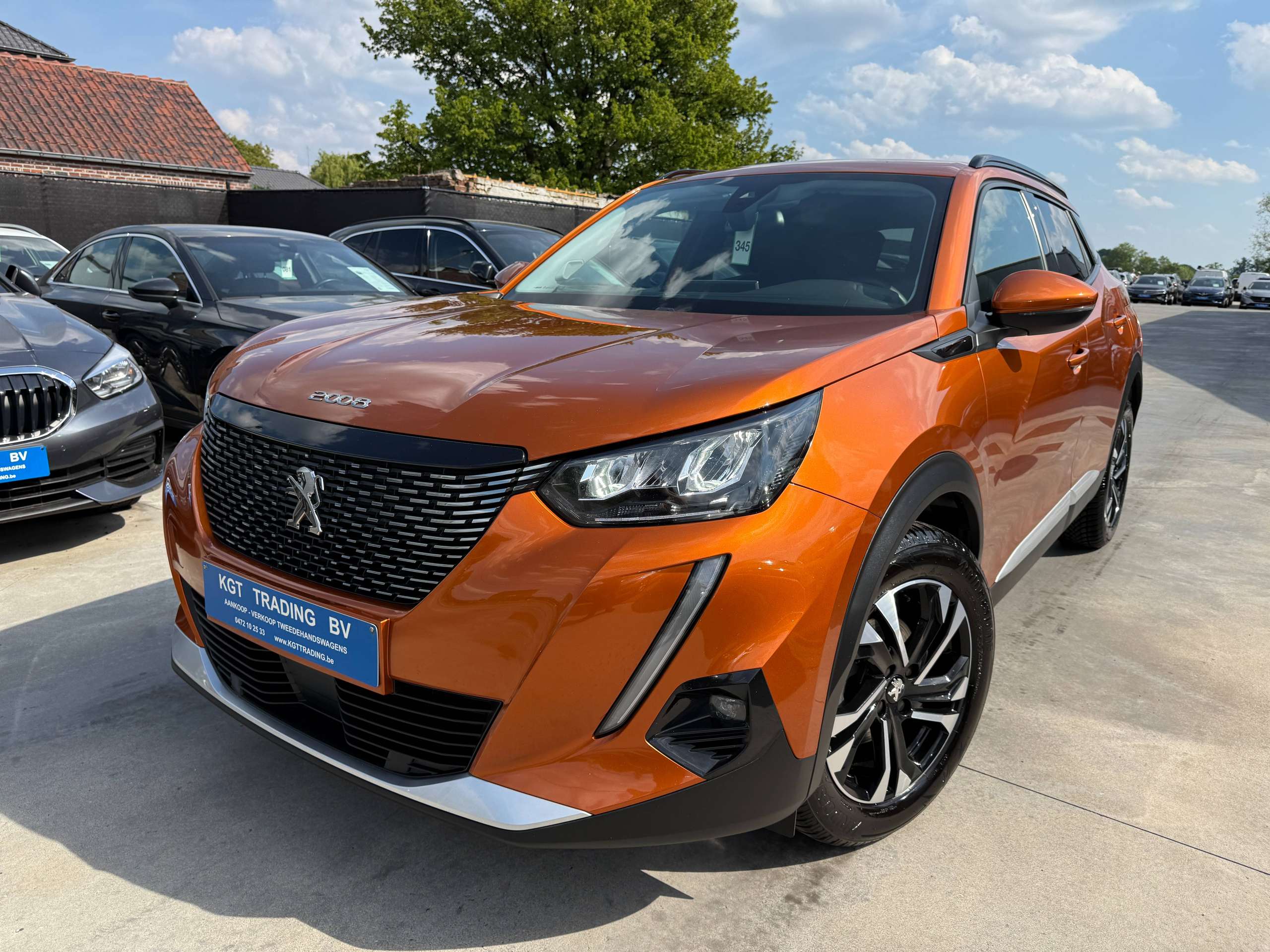 9a90609b-f2e7-47cb-abcc-dad566ed800c1-peugeot-2008-1-2i-allure-navigatie-leder-camera-carplay-full-led-lane-assist.jpg