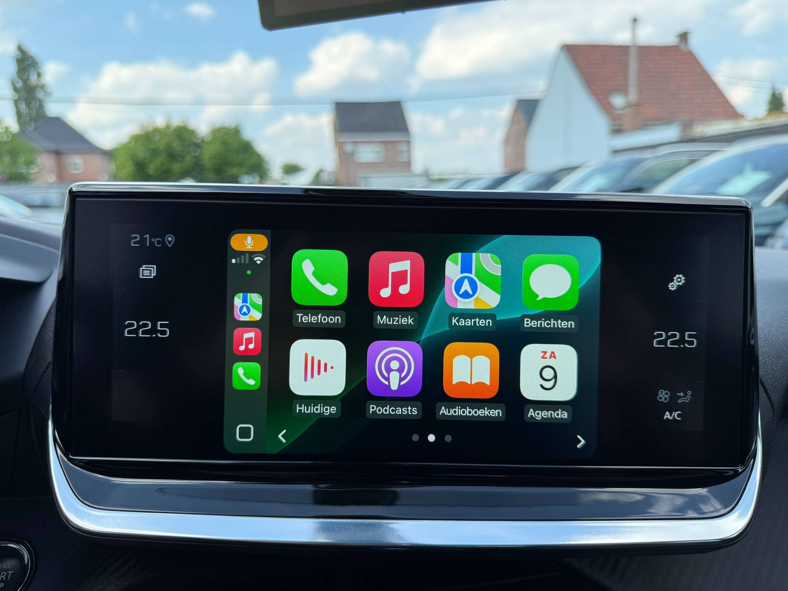 9a90609b-f2e7-47cb-abcc-dad566ed800c22-peugeot-2008-1-2i-allure-navigatie-leder-camera-carplay-full-led-lane-assist.jpg