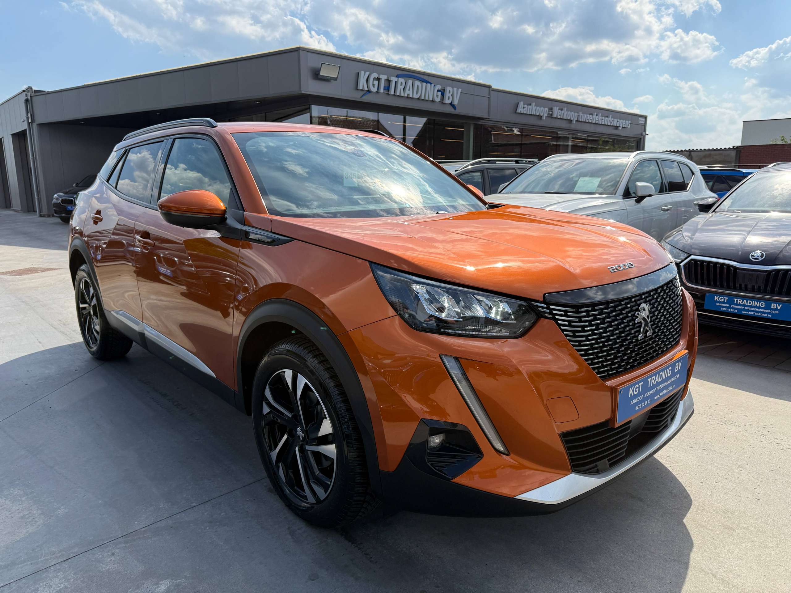 9a90609b-f2e7-47cb-abcc-dad566ed800c3-peugeot-2008-1-2i-allure-navigatie-leder-camera-carplay-full-led-lane-assist.jpg