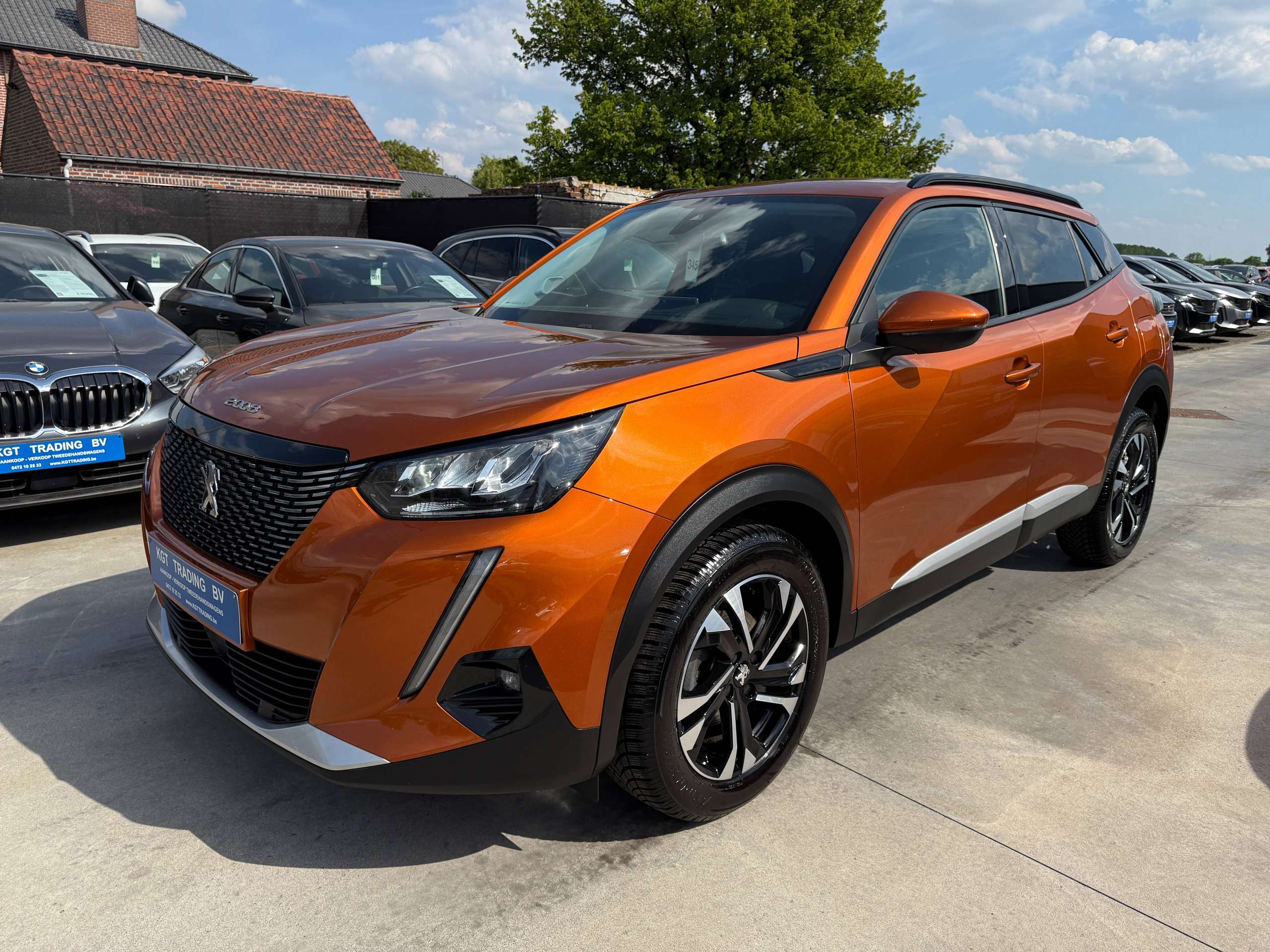 9a90609b-f2e7-47cb-abcc-dad566ed800c9-peugeot-2008-1-2i-allure-navigatie-leder-camera-carplay-full-led-lane-assist.jpg
