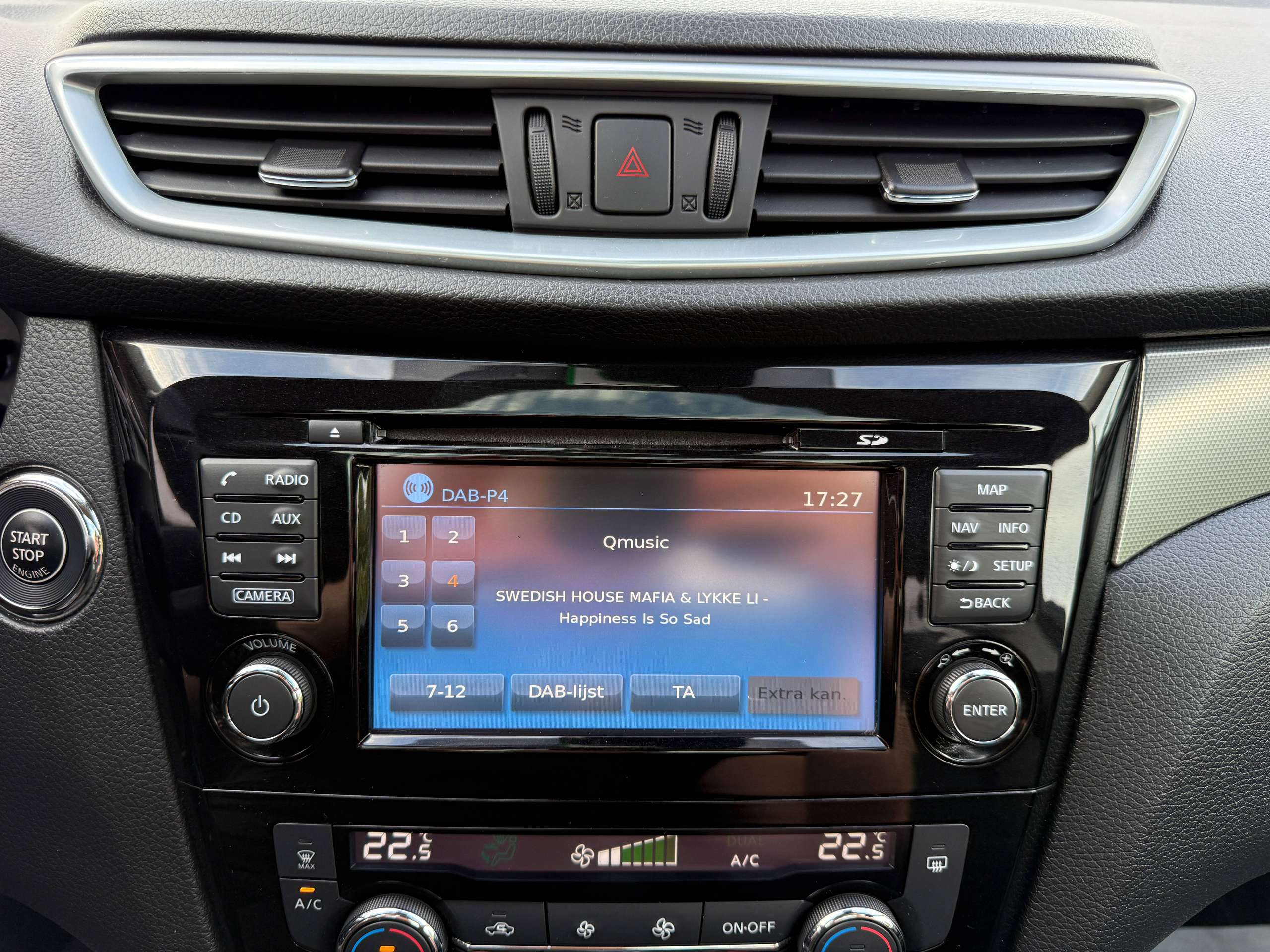 9d910270-d533-4b14-b3a8-8f4938a57df724-nissan-qashqai-1-2i-115pk-navigatie-360-camera-panorama-dak-bluetooth-pdc-led.jpg