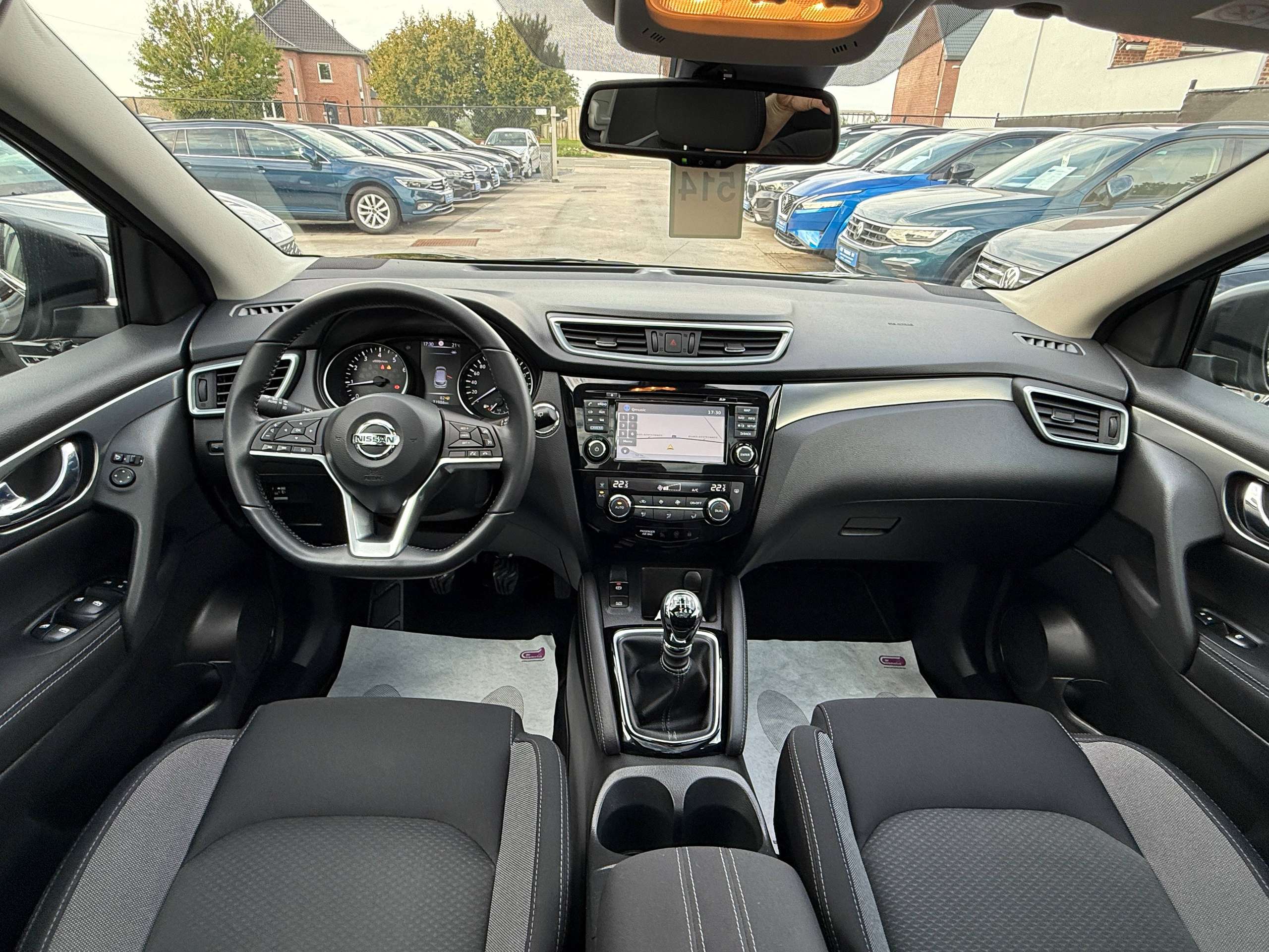 9d910270-d533-4b14-b3a8-8f4938a57df730-nissan-qashqai-1-2i-115pk-navigatie-360-camera-panorama-dak-bluetooth-pdc-led.jpg