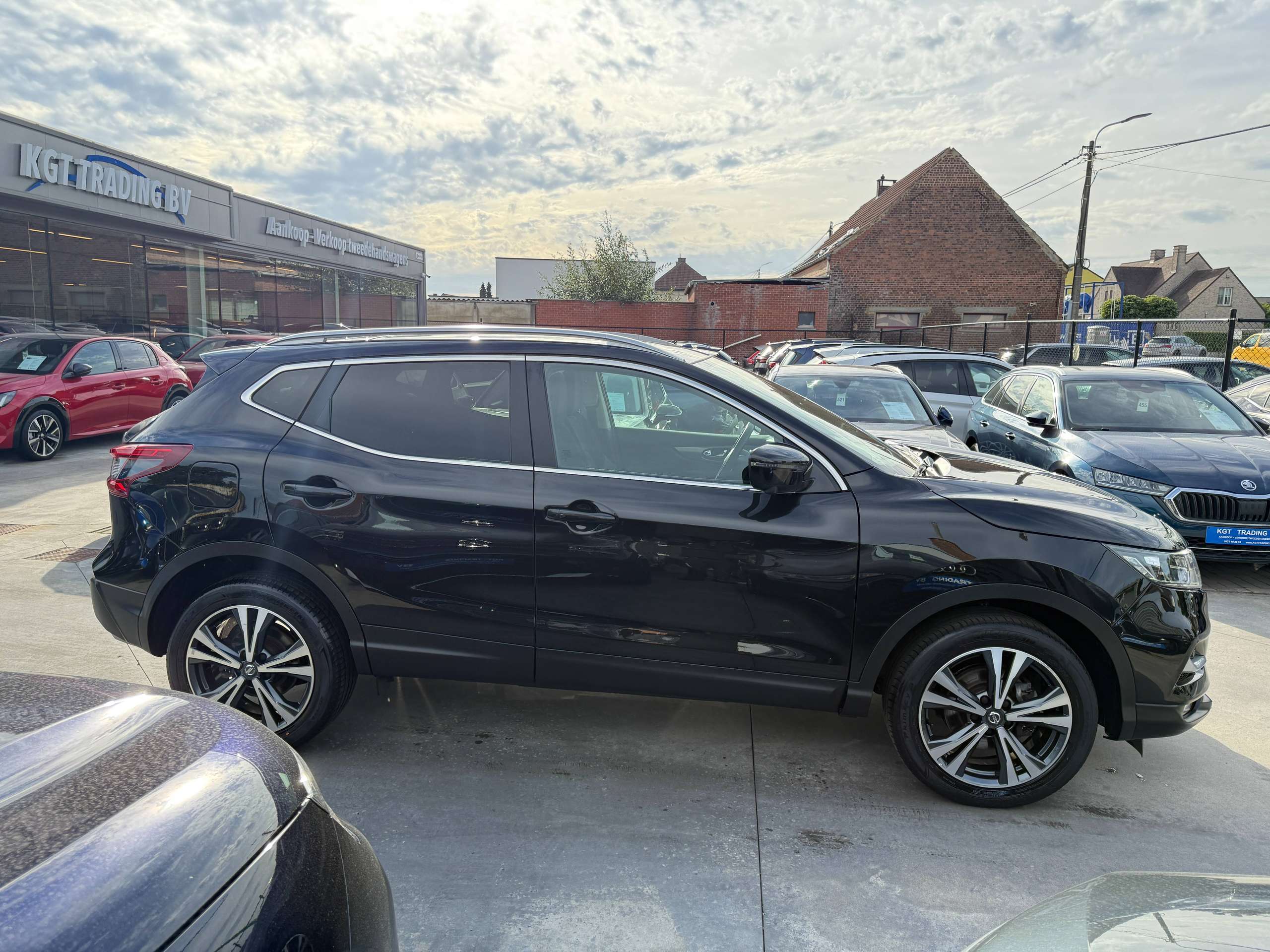 9d910270-d533-4b14-b3a8-8f4938a57df74-nissan-qashqai-1-2i-115pk-navigatie-360-camera-panorama-dak-bluetooth-pdc-led.jpg