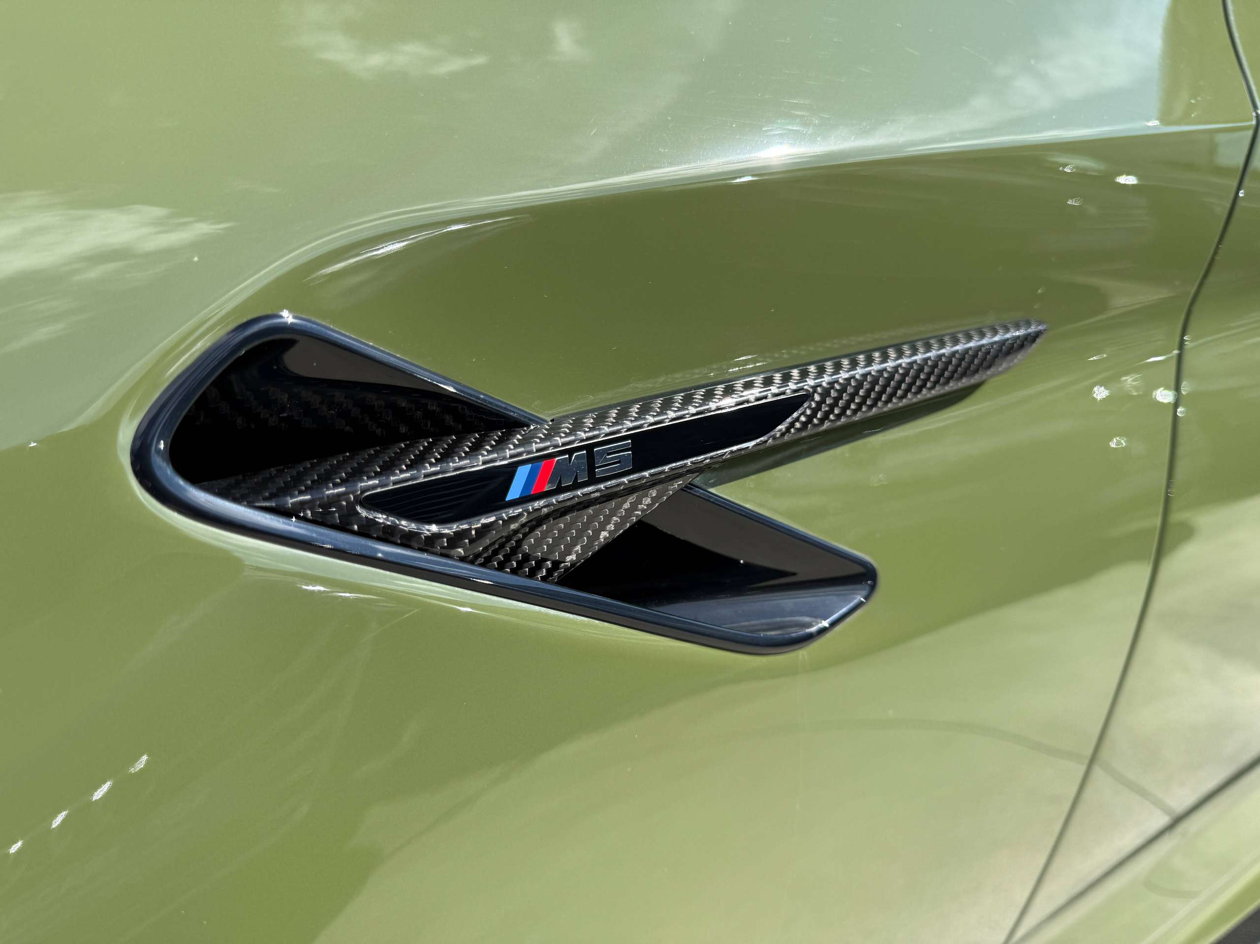 9f30ac9f-066e-4b50-bcc6-ec60099ab17013-bmw-m5-4-4as-v8-competition-keramisch-urban-green-bowerswilkins-carbon-full-full.jpg