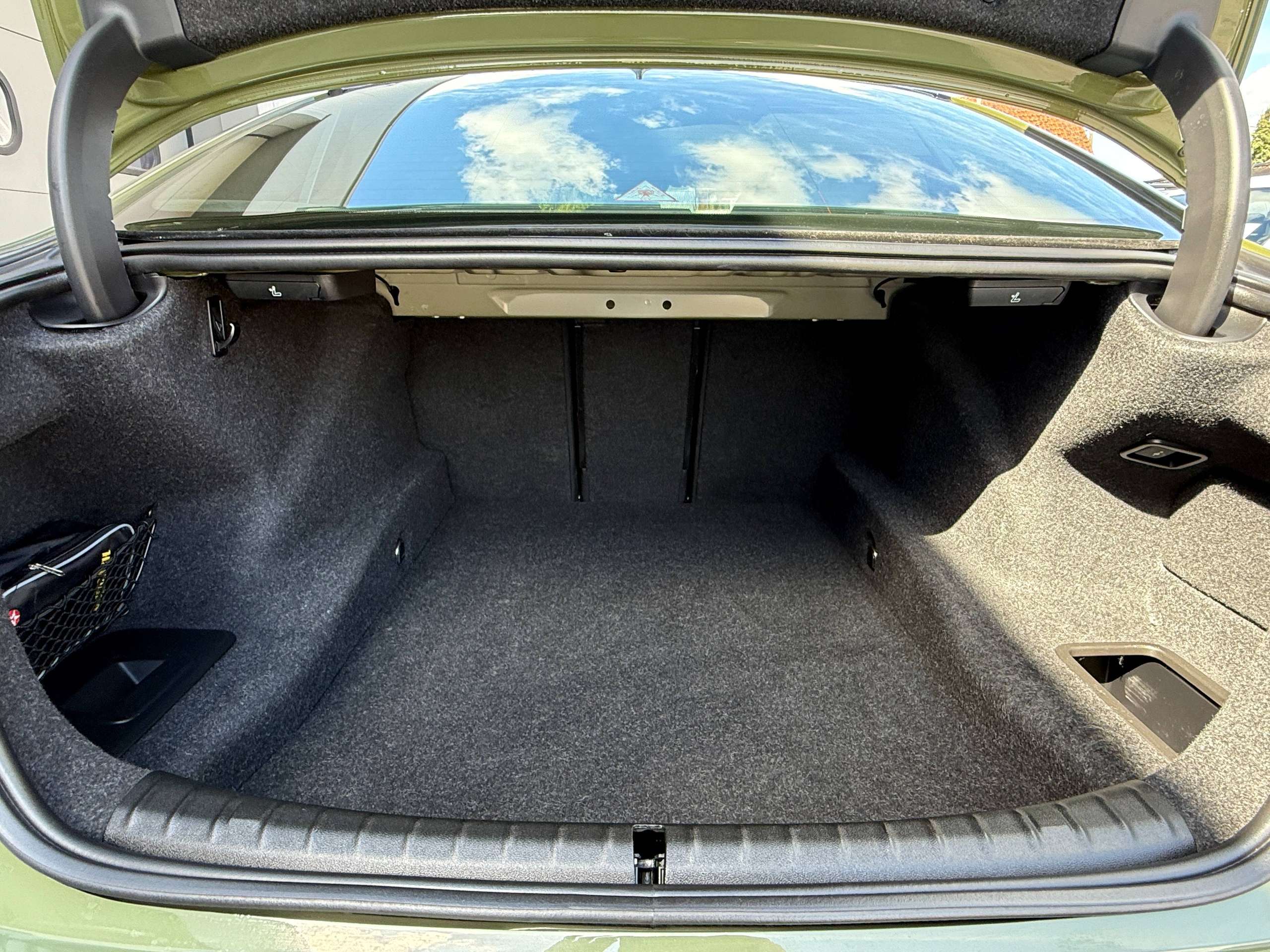 9f30ac9f-066e-4b50-bcc6-ec60099ab17023-bmw-m5-4-4as-v8-competition-keramisch-urban-green-bowerswilkins-carbon-full-full.jpg