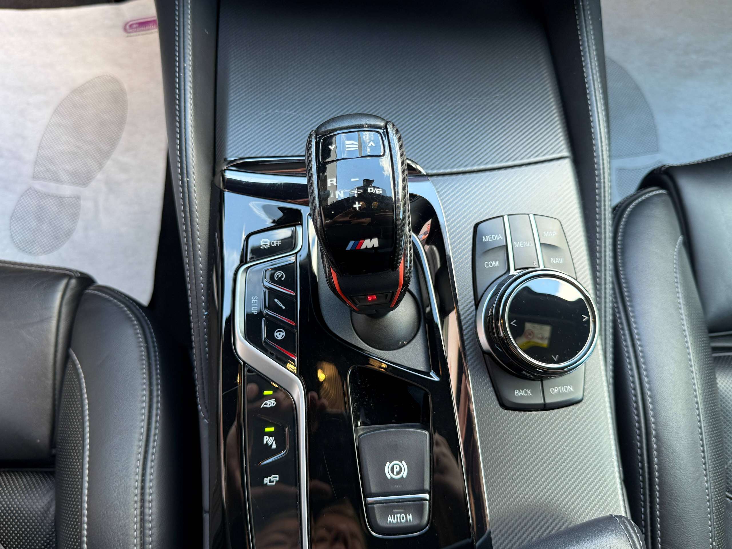 9f30ac9f-066e-4b50-bcc6-ec60099ab17028-bmw-m5-4-4as-v8-competition-keramisch-urban-green-bowerswilkins-carbon-full-full.jpg