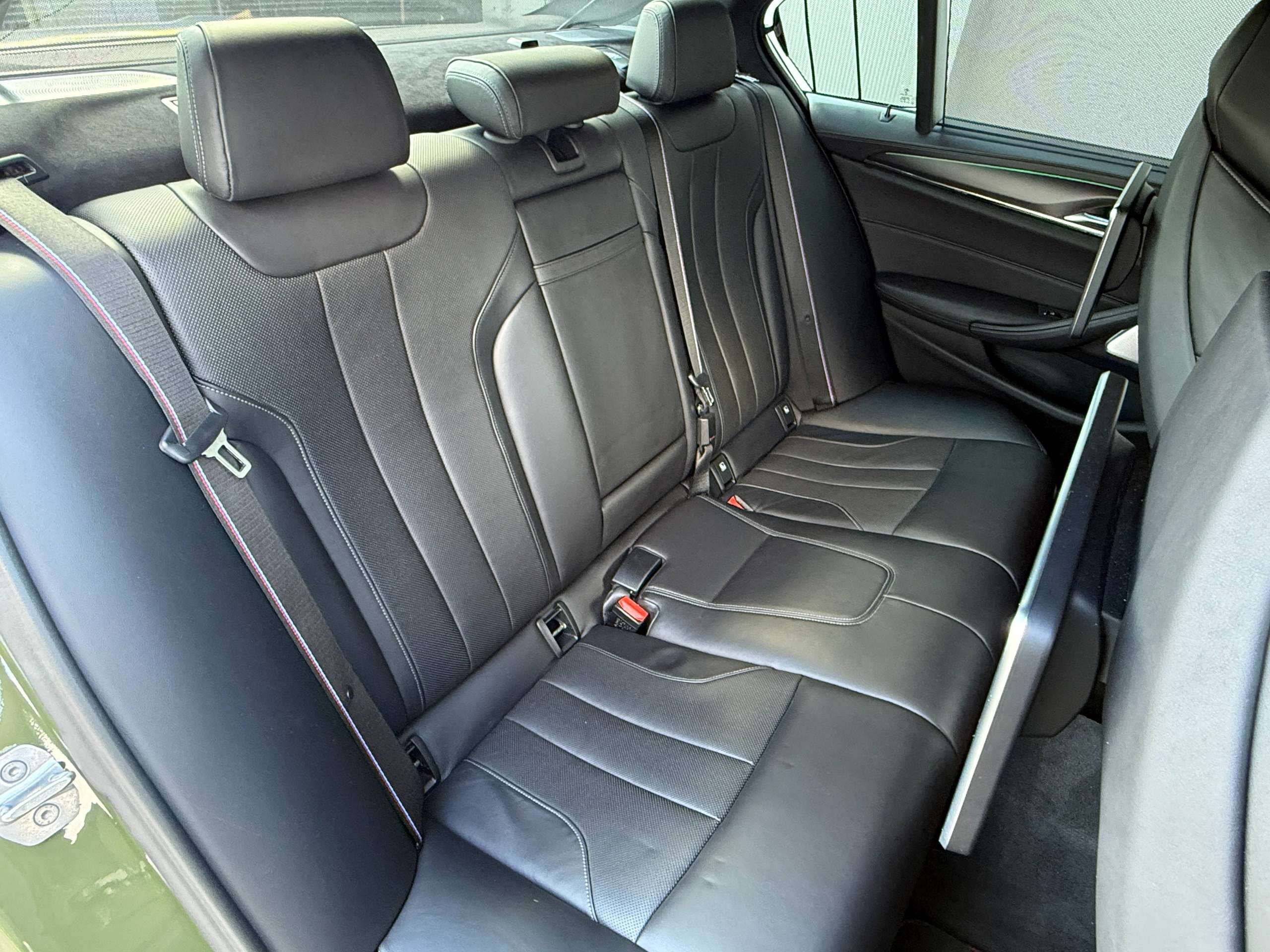 9f30ac9f-066e-4b50-bcc6-ec60099ab17033-bmw-m5-4-4as-v8-competition-keramisch-urban-green-bowerswilkins-carbon-full-full.jpg