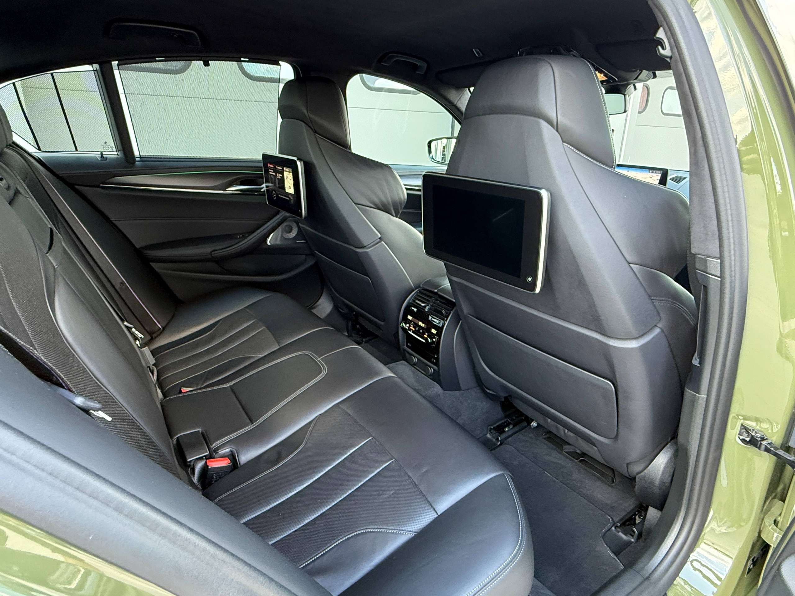 9f30ac9f-066e-4b50-bcc6-ec60099ab17034-bmw-m5-4-4as-v8-competition-keramisch-urban-green-bowerswilkins-carbon-full-full.jpg