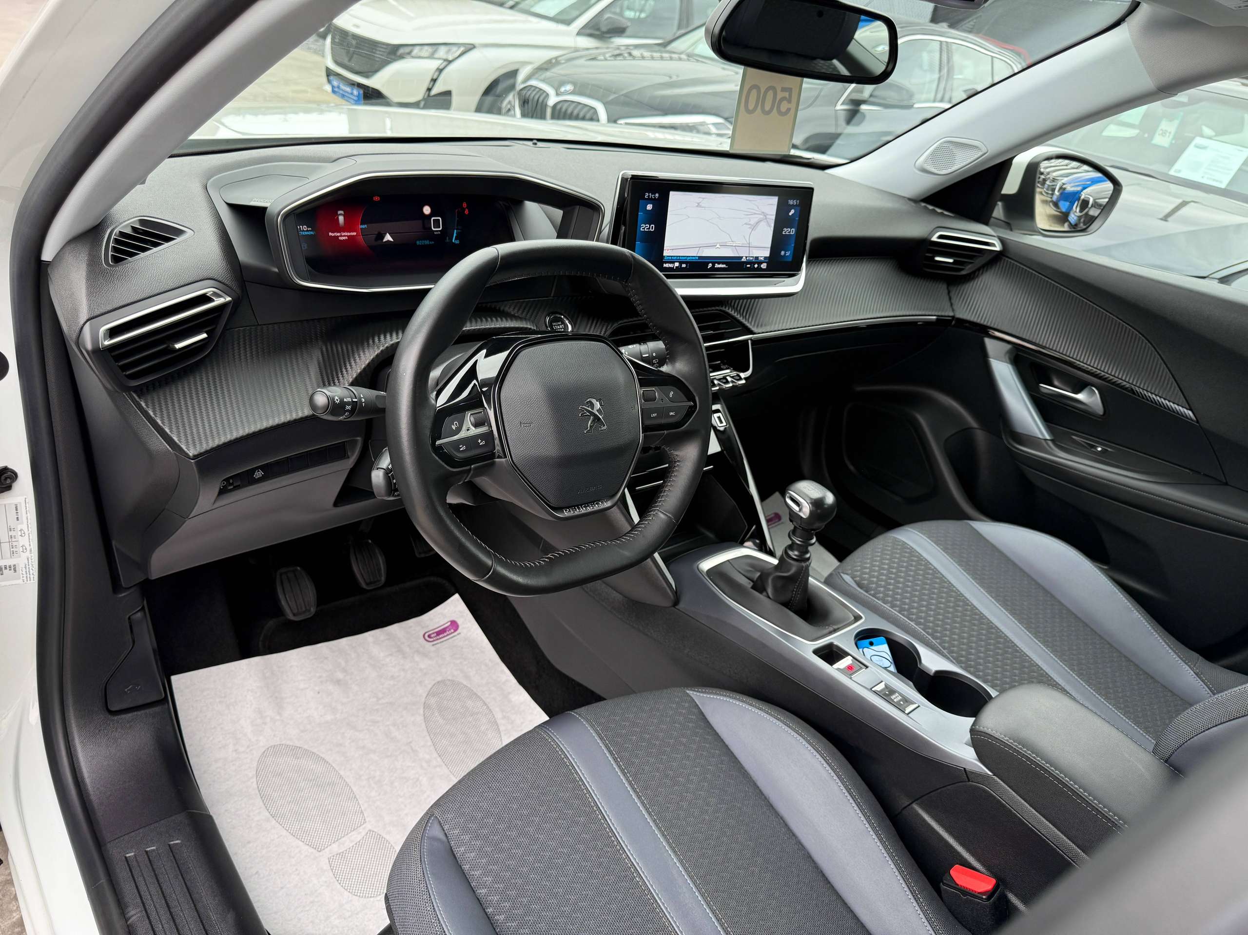 a3c8d761-ae3f-4f1c-b1b3-c14df6ed775c14-peugeot-2008-1-2i-allure-navigatie-leder-camera-carplay-full-led-lane-assist.jpg