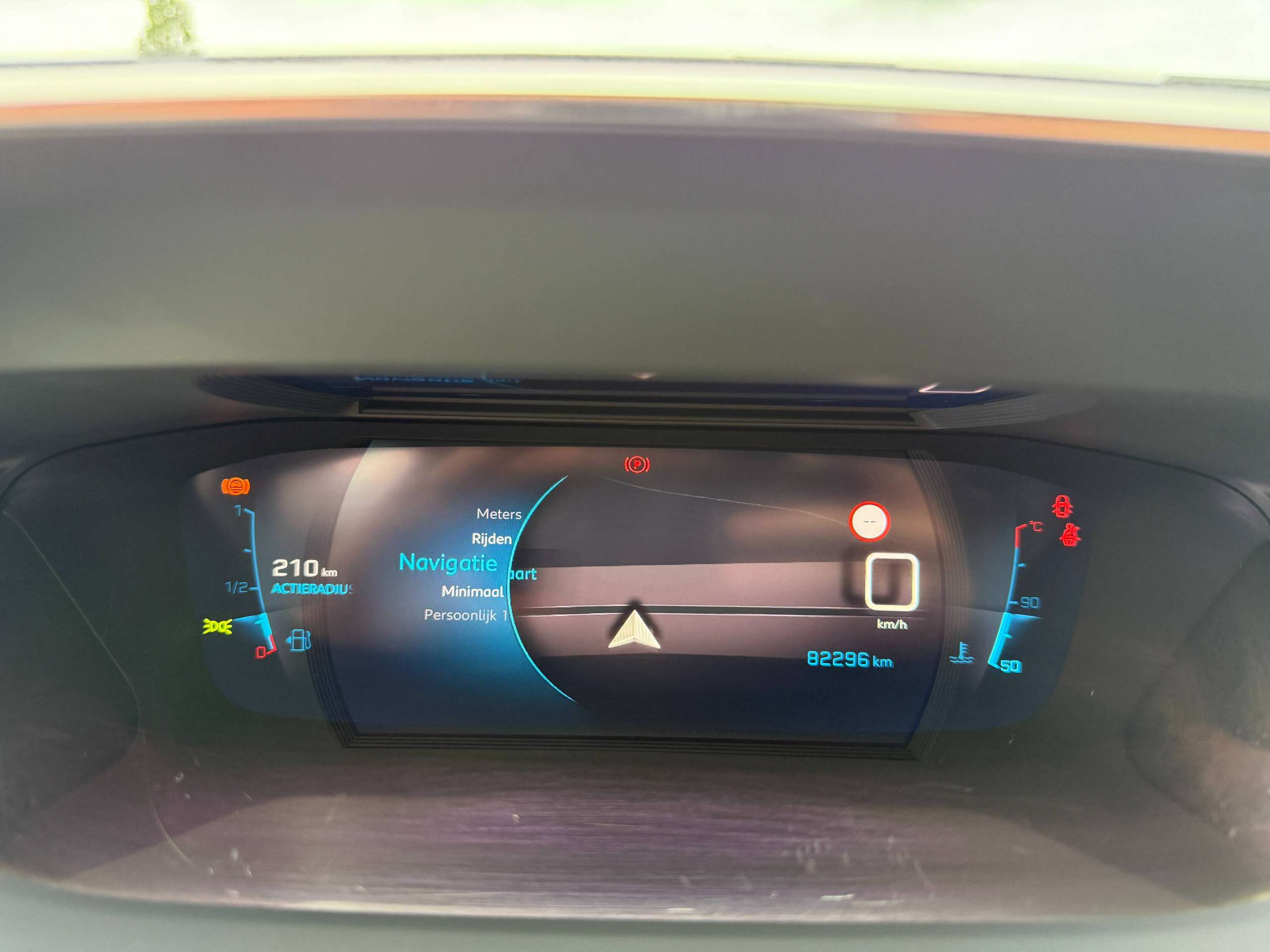 a3c8d761-ae3f-4f1c-b1b3-c14df6ed775c17-peugeot-2008-1-2i-allure-navigatie-leder-camera-carplay-full-led-lane-assist.jpg