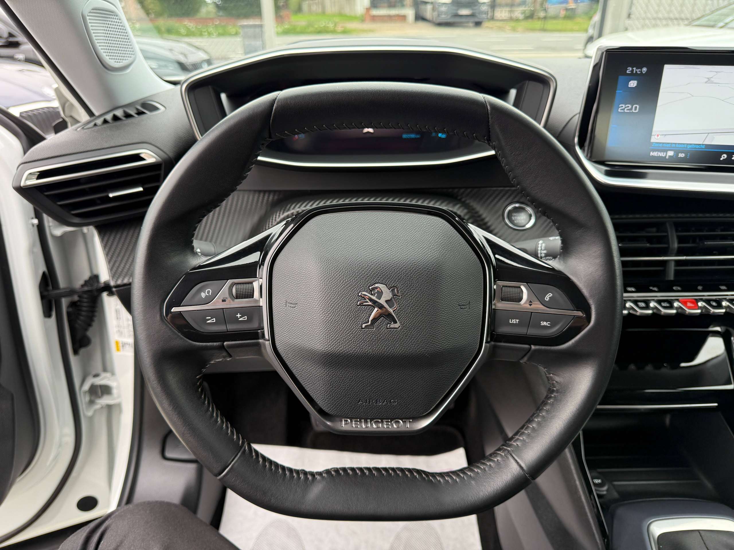 a3c8d761-ae3f-4f1c-b1b3-c14df6ed775c19-peugeot-2008-1-2i-allure-navigatie-leder-camera-carplay-full-led-lane-assist.jpg