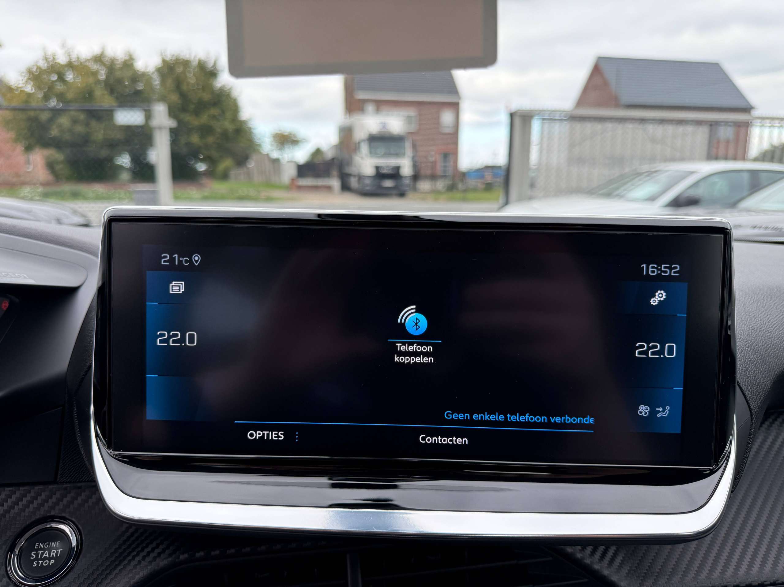 a3c8d761-ae3f-4f1c-b1b3-c14df6ed775c25-peugeot-2008-1-2i-allure-navigatie-leder-camera-carplay-full-led-lane-assist.jpg