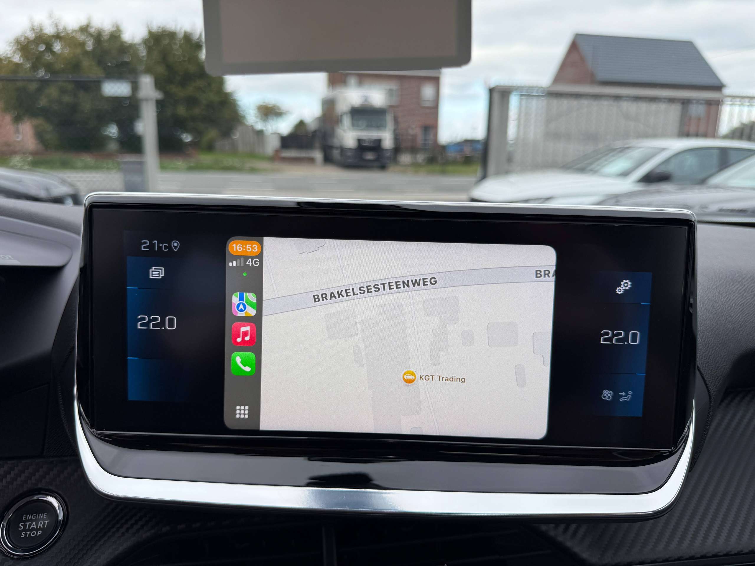 a3c8d761-ae3f-4f1c-b1b3-c14df6ed775c28-peugeot-2008-1-2i-allure-navigatie-leder-camera-carplay-full-led-lane-assist.jpg
