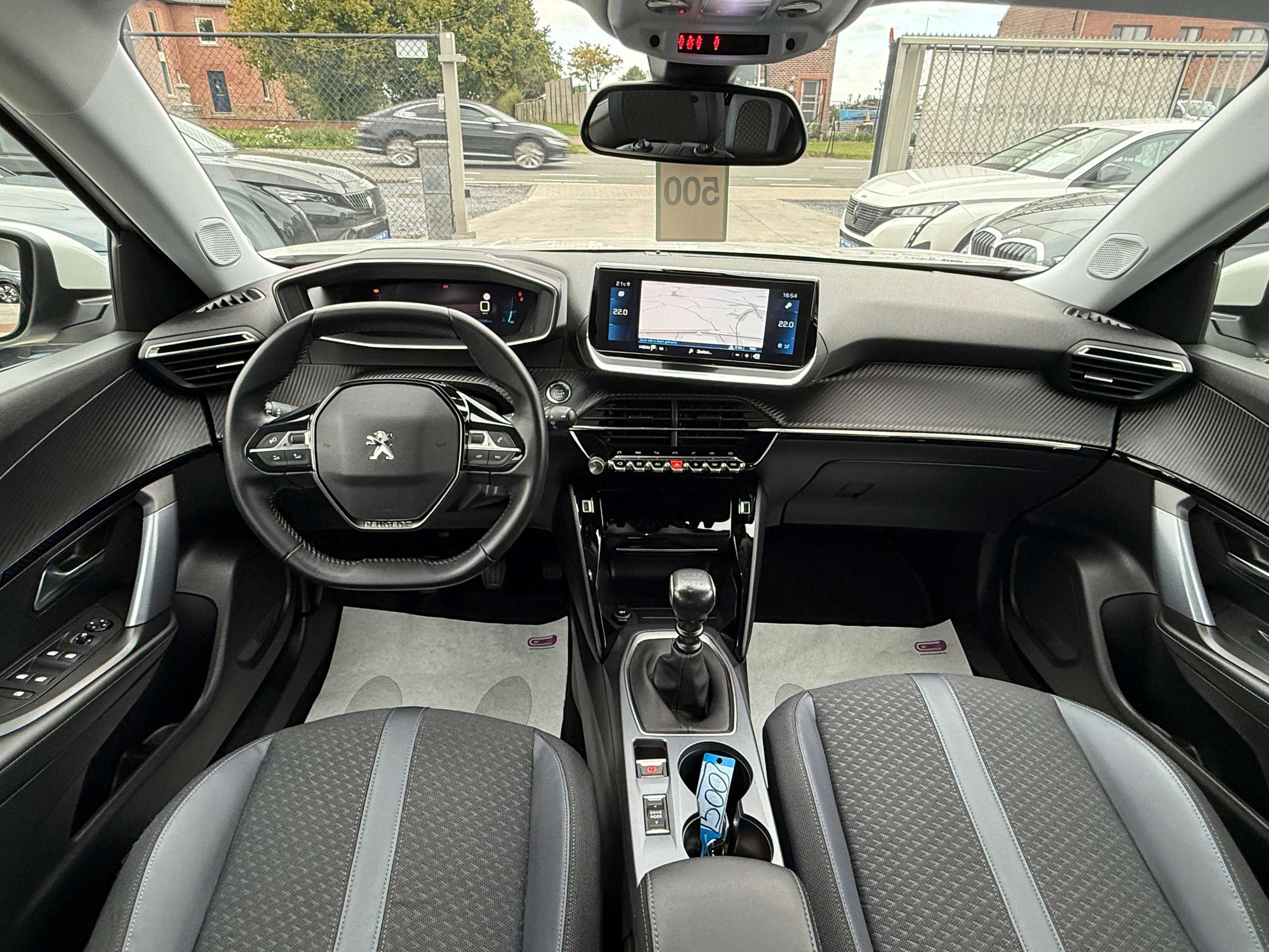 a3c8d761-ae3f-4f1c-b1b3-c14df6ed775c34-peugeot-2008-1-2i-allure-navigatie-leder-camera-carplay-full-led-lane-assist.jpg
