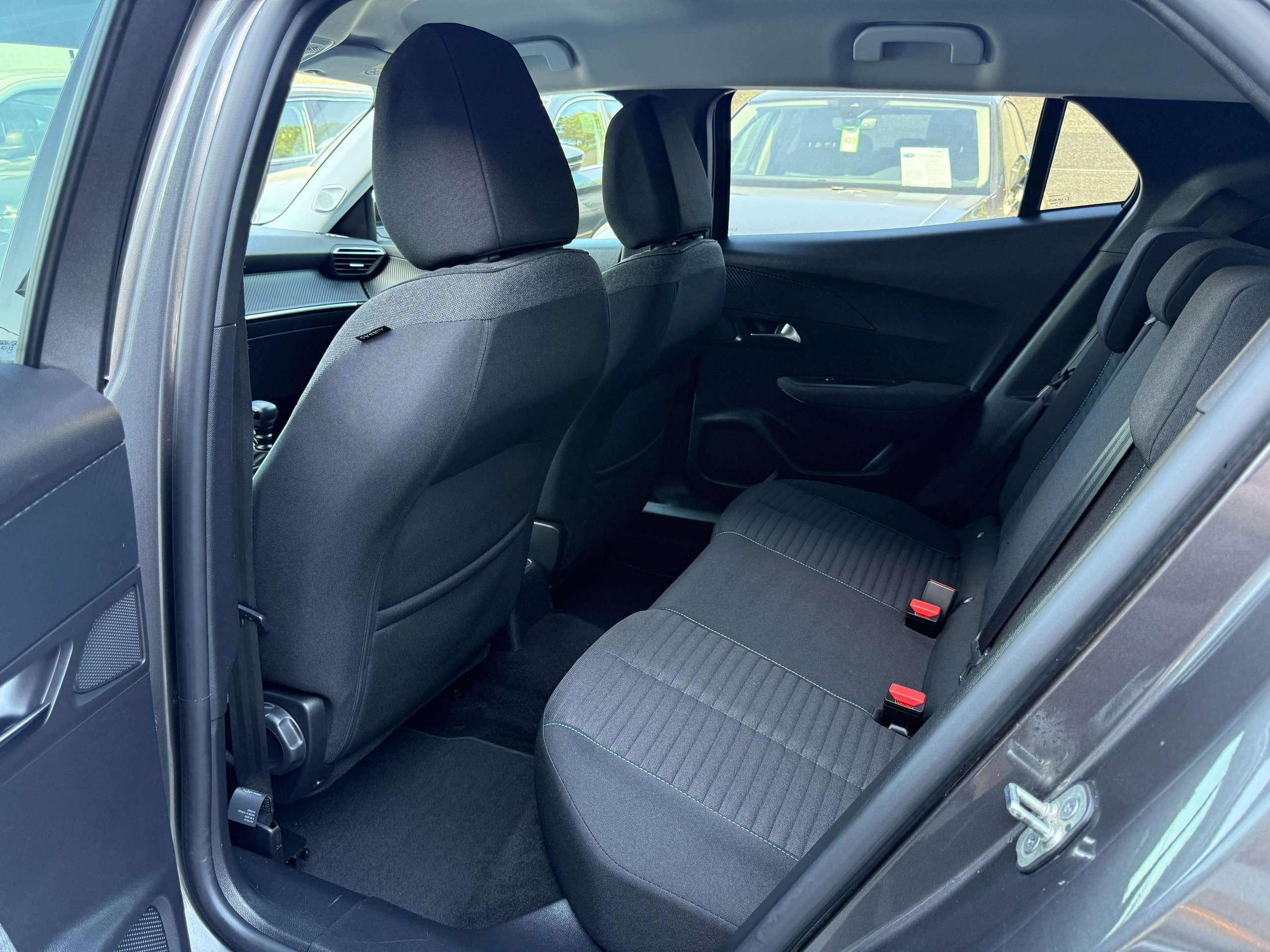 b8bd58fb-d71b-4690-b07b-7905ebe91ce914-peugeot-2008-1-2i-style-navigatie-camera-full-led-carplay-pdc-alu.jpg