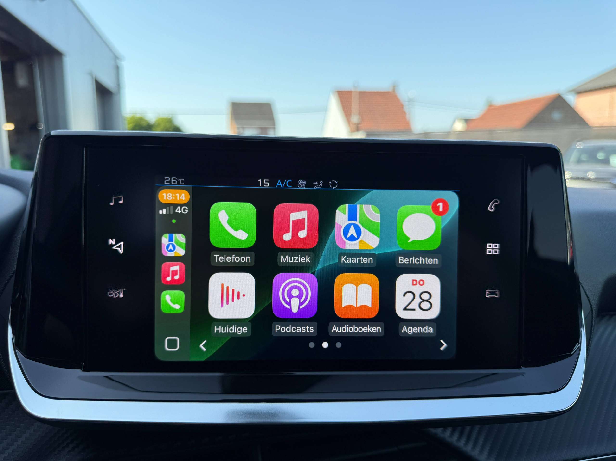 b8bd58fb-d71b-4690-b07b-7905ebe91ce924-peugeot-2008-1-2i-style-navigatie-camera-full-led-carplay-pdc-alu.jpg