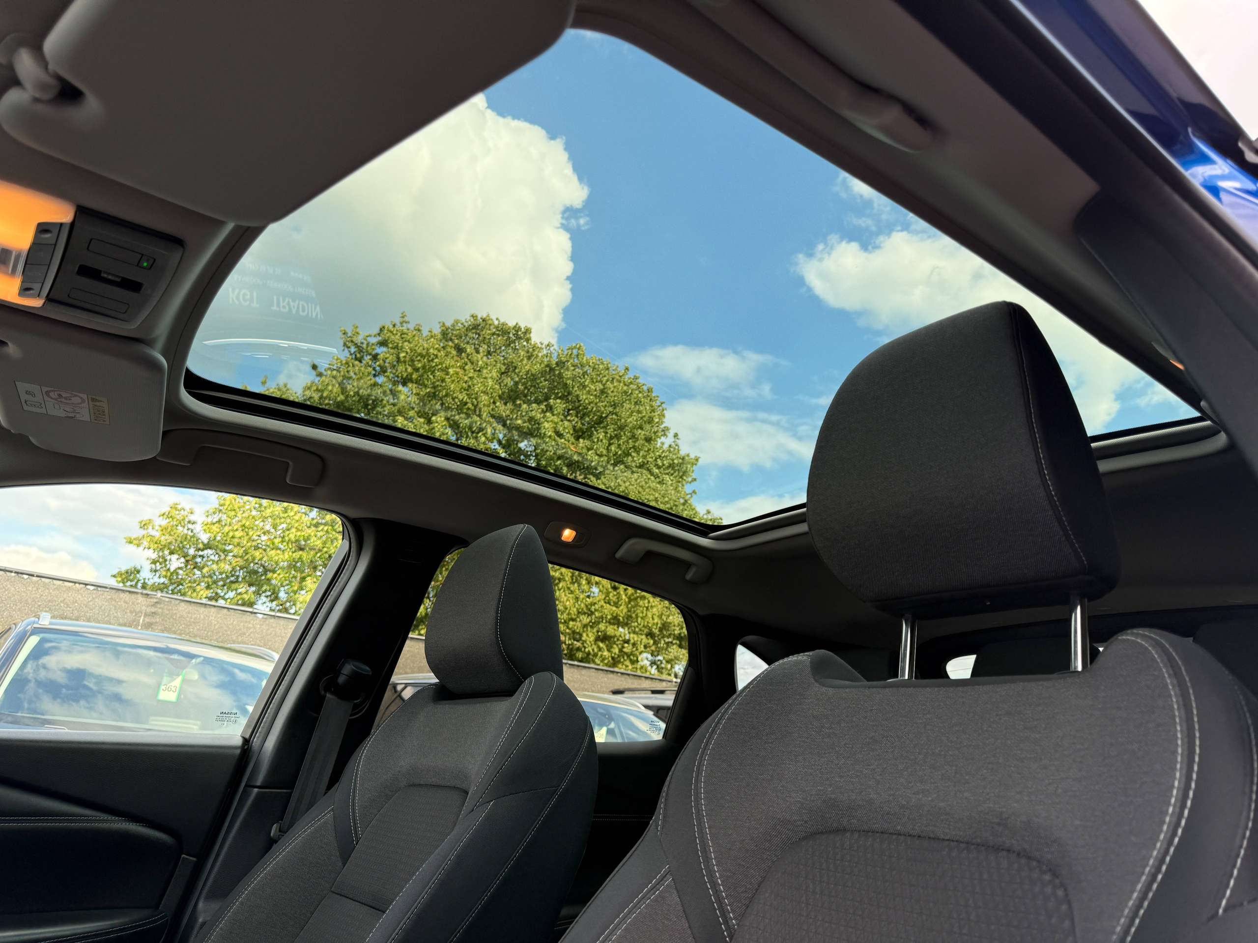 c0a87c58-b373-4c1b-8716-a2d356f3788814-nissan-qashqai-1-3-dig-t-mhev-automaat-navigatie-360-camera-pano-dak-full-led-carplay.jpg