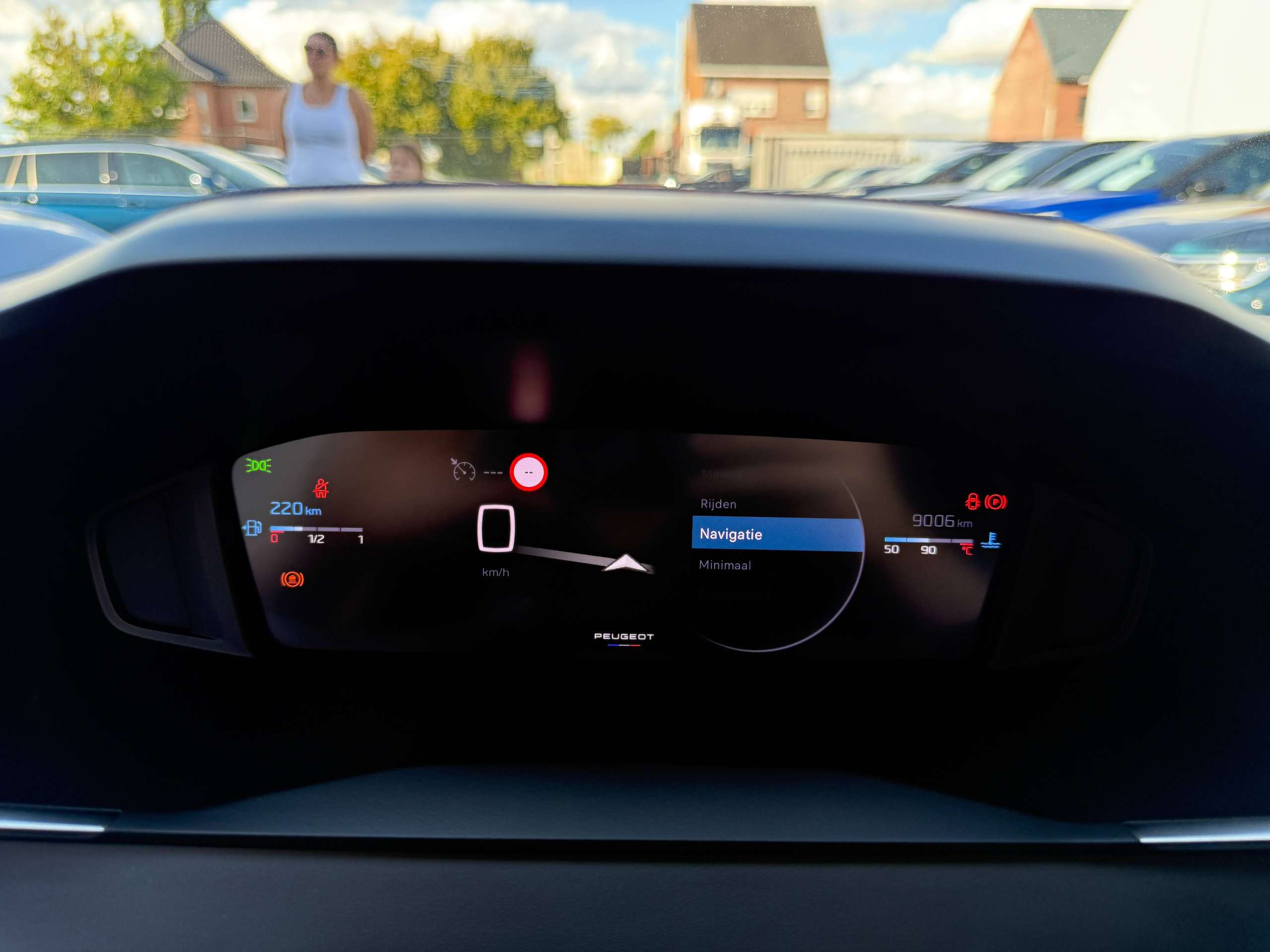 c2f18bf4-9091-4795-ae93-4387b2a1f1f519-peugeot-208-1-2i-turbo-360-camera-dode-hoek-navigatie-leder-full-led-carplay.jpg