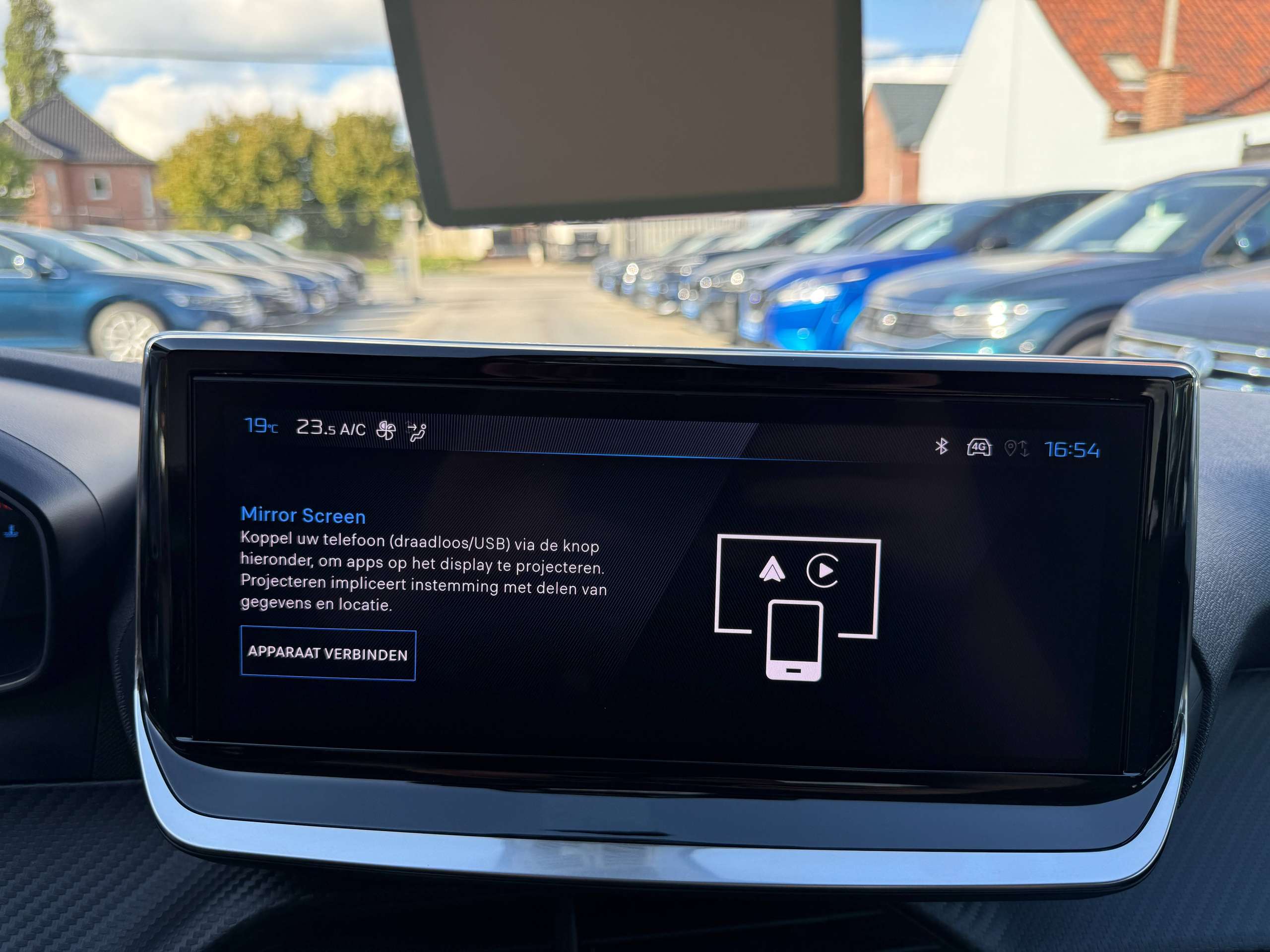 c2f18bf4-9091-4795-ae93-4387b2a1f1f525-peugeot-208-1-2i-turbo-360-camera-dode-hoek-navigatie-leder-full-led-carplay.jpg