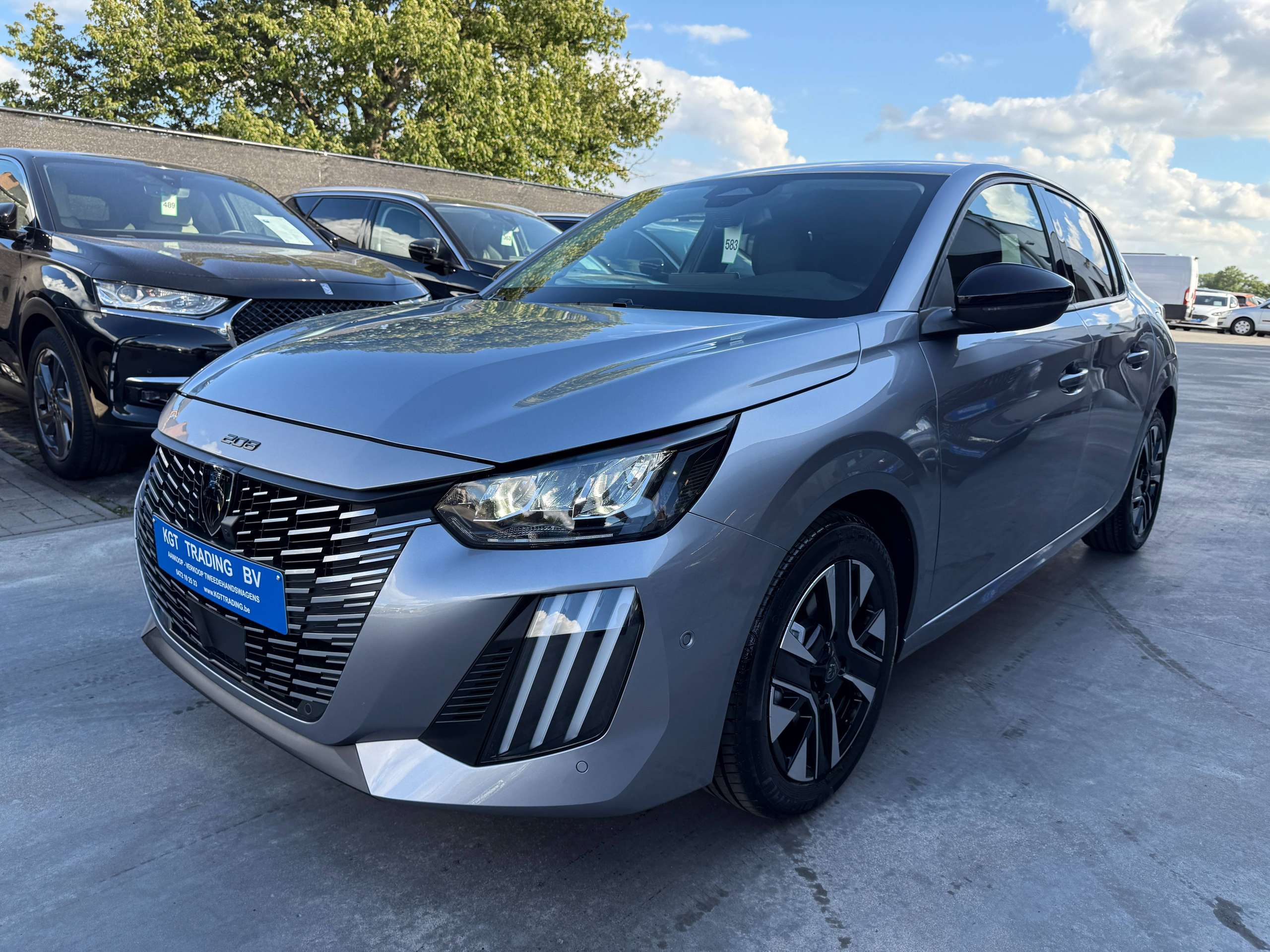 c2f18bf4-9091-4795-ae93-4387b2a1f1f59-peugeot-208-1-2i-turbo-360-camera-dode-hoek-navigatie-leder-full-led-carplay.jpg