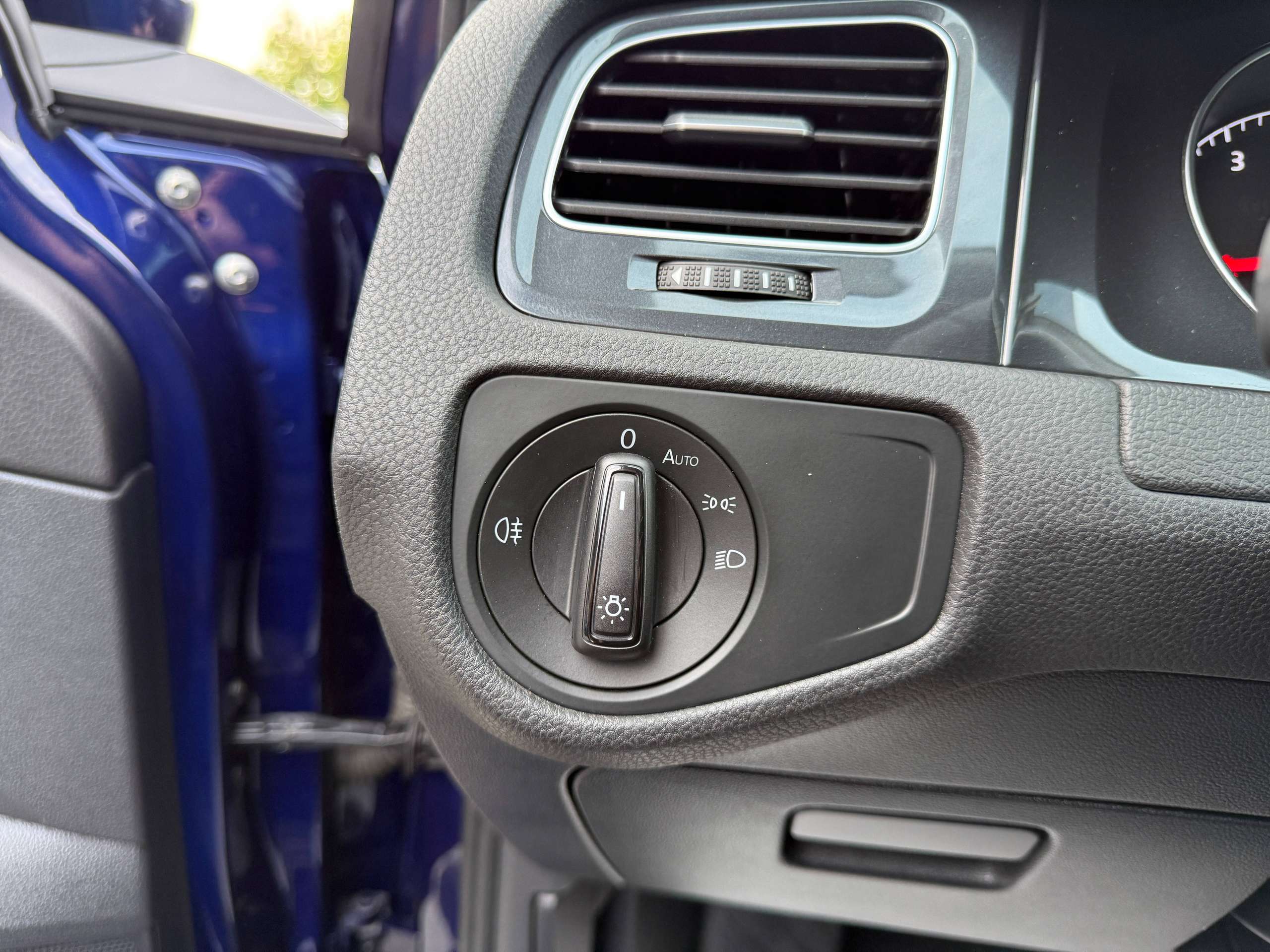 c3402c94-b849-43b7-9298-5096630f0f3516-volkswagen-golf-variant-1-0-tsi-115pk-navigatie-carplay-zetelverwarming-pdc-led-carpass.jpg