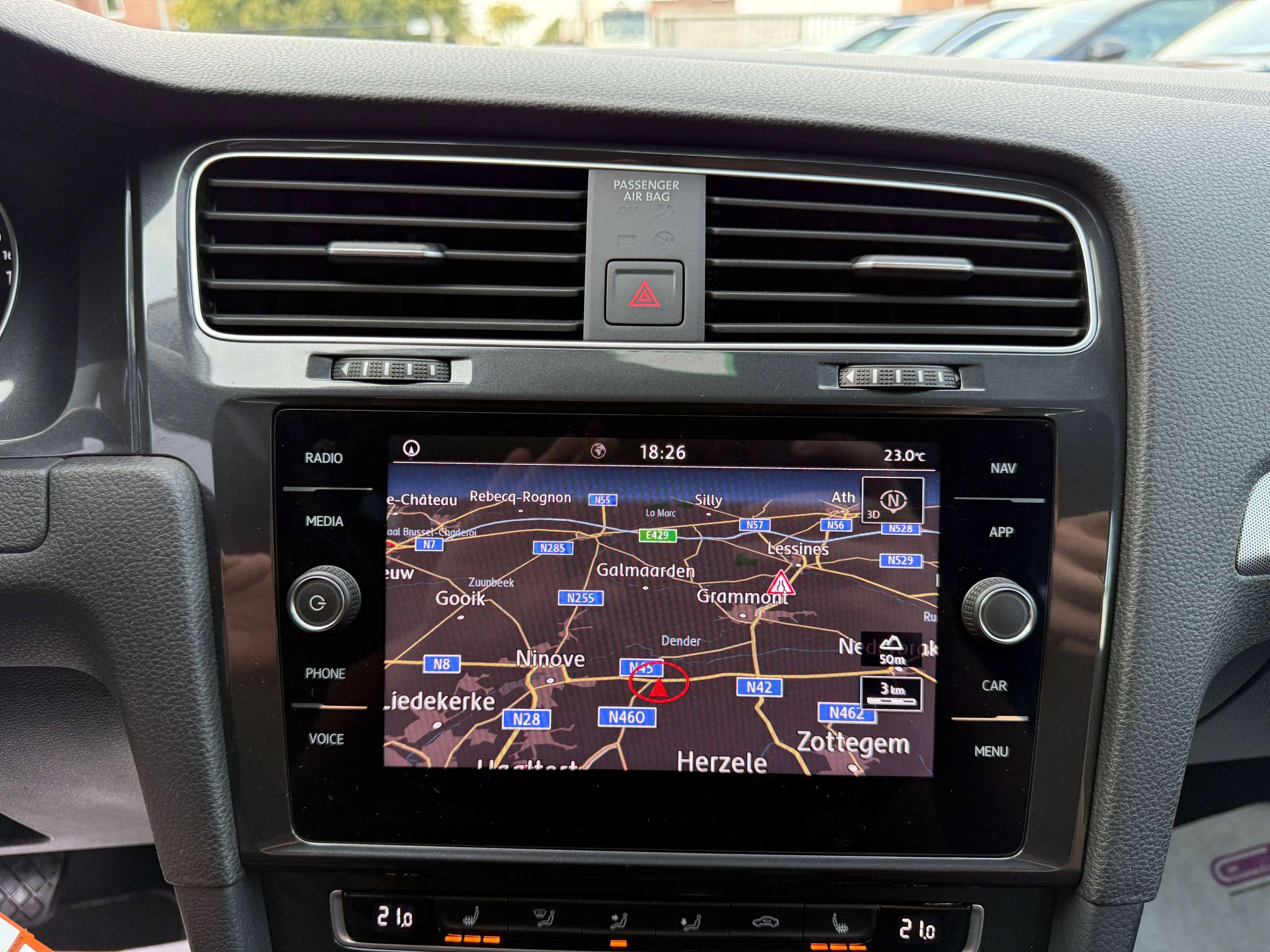 c3402c94-b849-43b7-9298-5096630f0f3518-volkswagen-golf-variant-1-0-tsi-115pk-navigatie-carplay-zetelverwarming-pdc-led-carpass.jpg