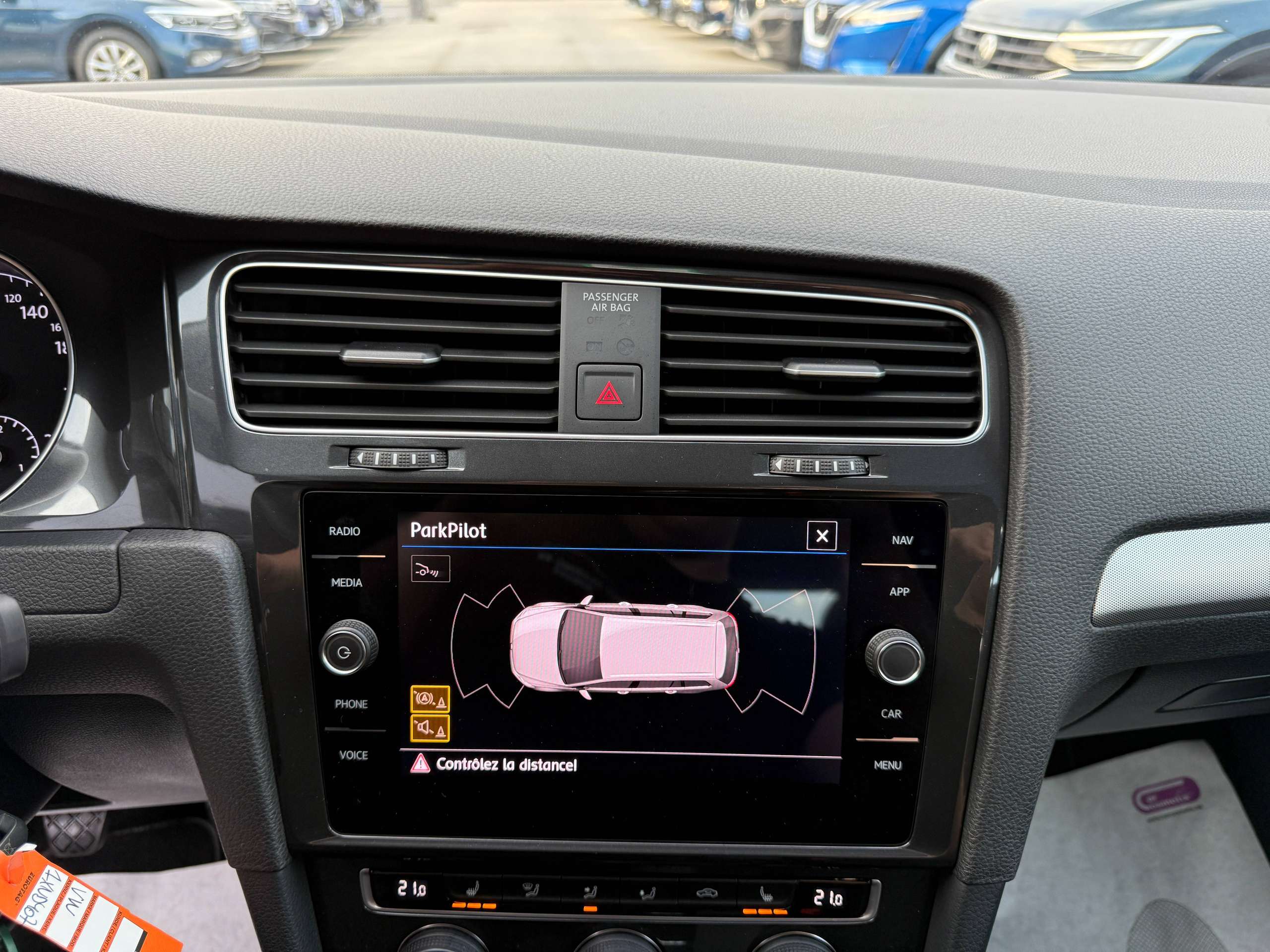 c3402c94-b849-43b7-9298-5096630f0f3521-volkswagen-golf-variant-1-0-tsi-115pk-navigatie-carplay-zetelverwarming-pdc-led-carpass.jpg