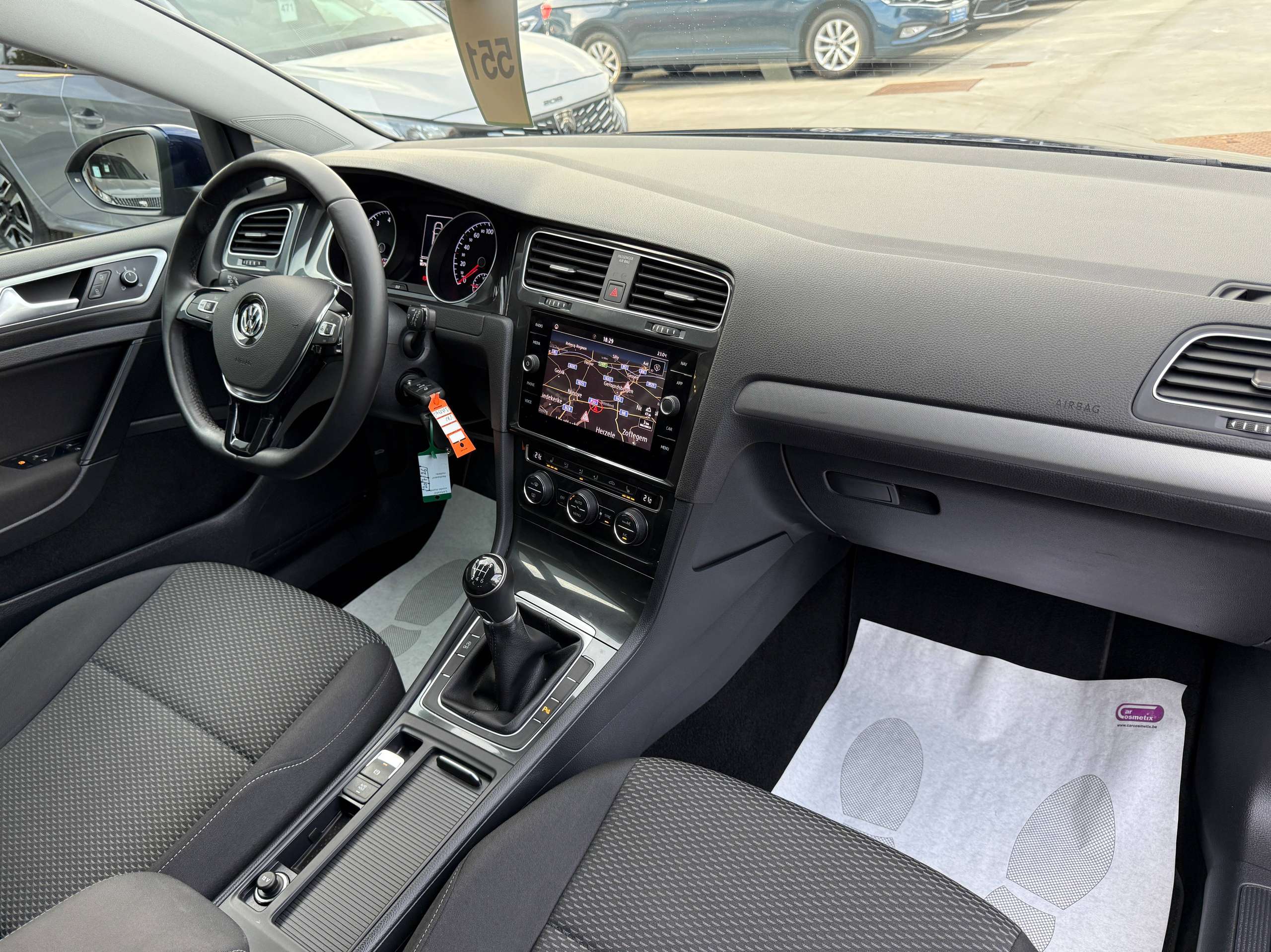 c3402c94-b849-43b7-9298-5096630f0f3528-volkswagen-golf-variant-1-0-tsi-115pk-navigatie-carplay-zetelverwarming-pdc-led-carpass.jpg