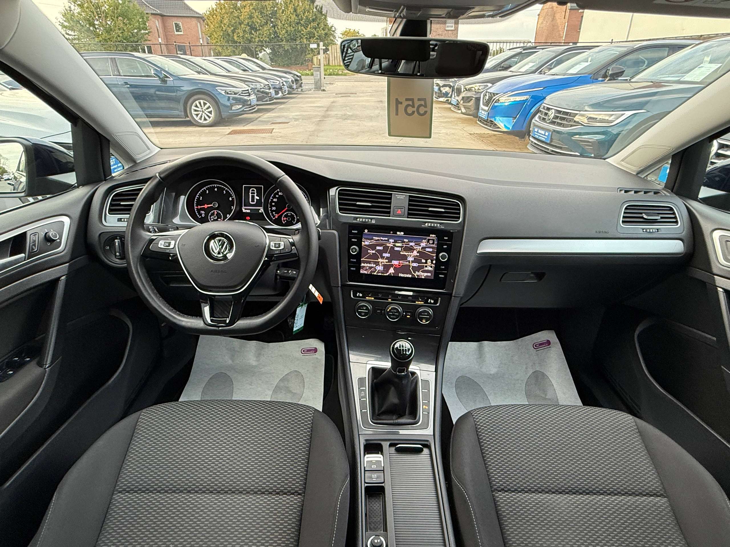 c3402c94-b849-43b7-9298-5096630f0f3530-volkswagen-golf-variant-1-0-tsi-115pk-navigatie-carplay-zetelverwarming-pdc-led-carpass.jpg