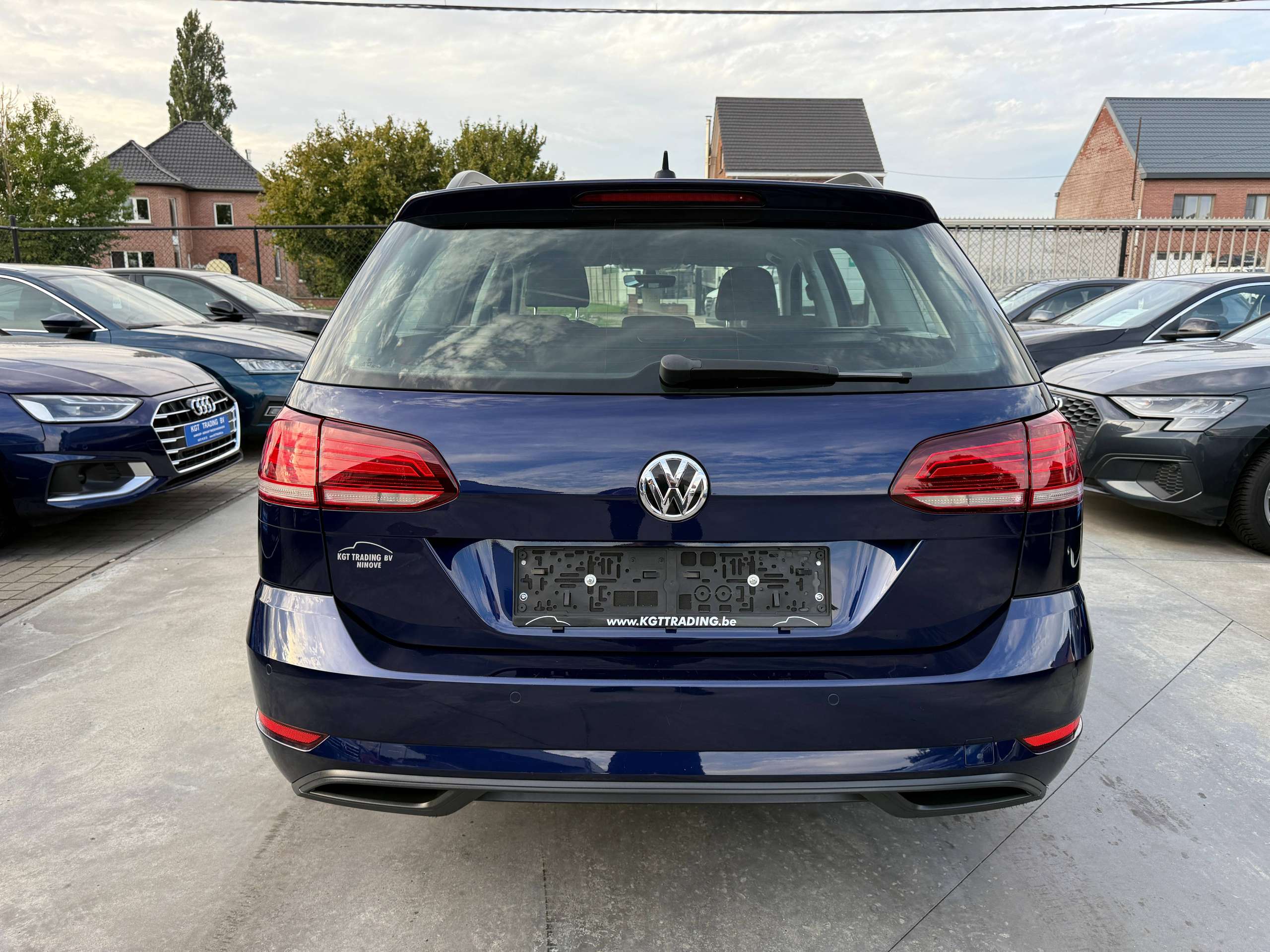 c3402c94-b849-43b7-9298-5096630f0f356-volkswagen-golf-variant-1-0-tsi-115pk-navigatie-carplay-zetelverwarming-pdc-led-carpass.jpg
