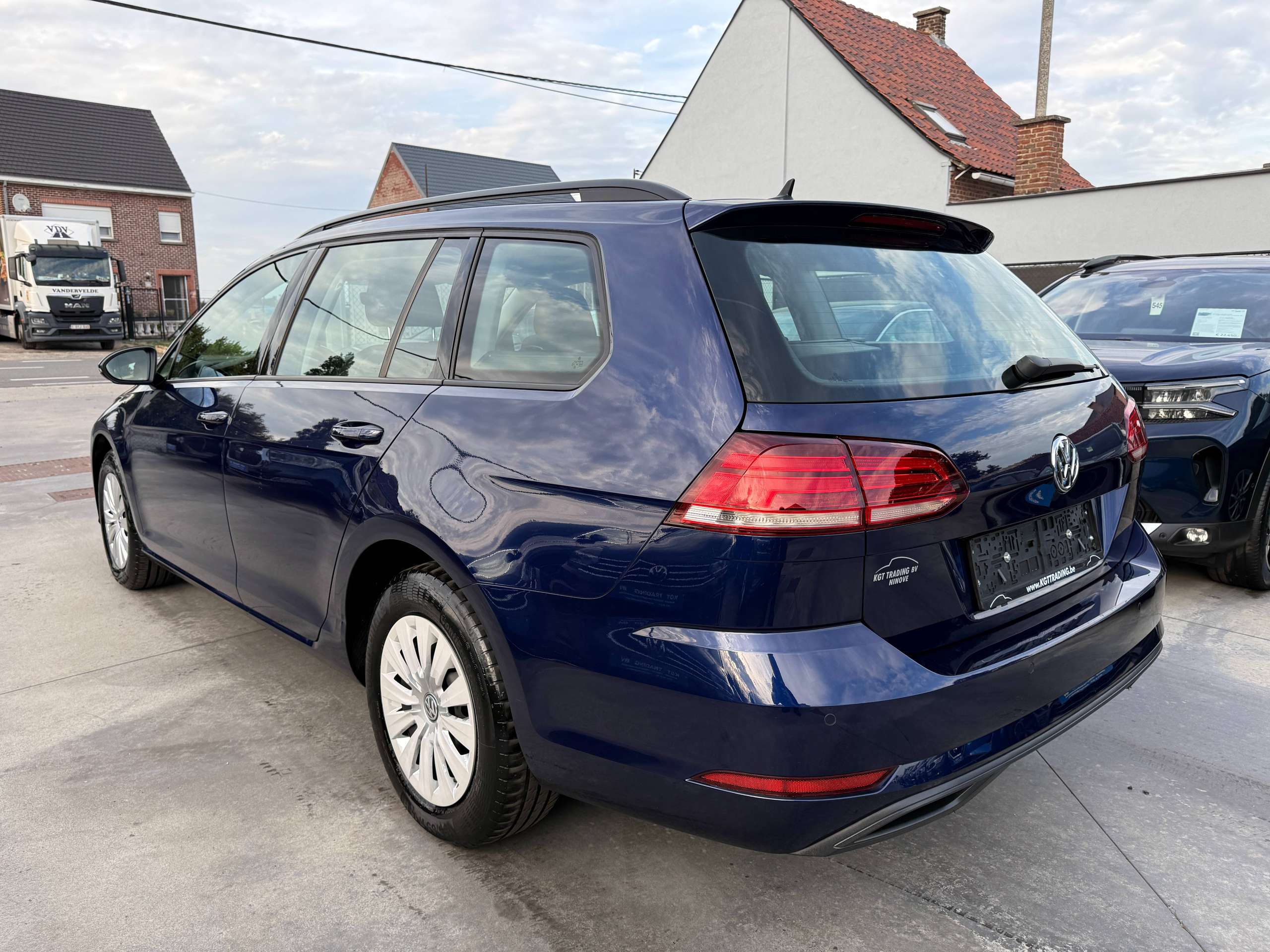c3402c94-b849-43b7-9298-5096630f0f357-volkswagen-golf-variant-1-0-tsi-115pk-navigatie-carplay-zetelverwarming-pdc-led-carpass.jpg