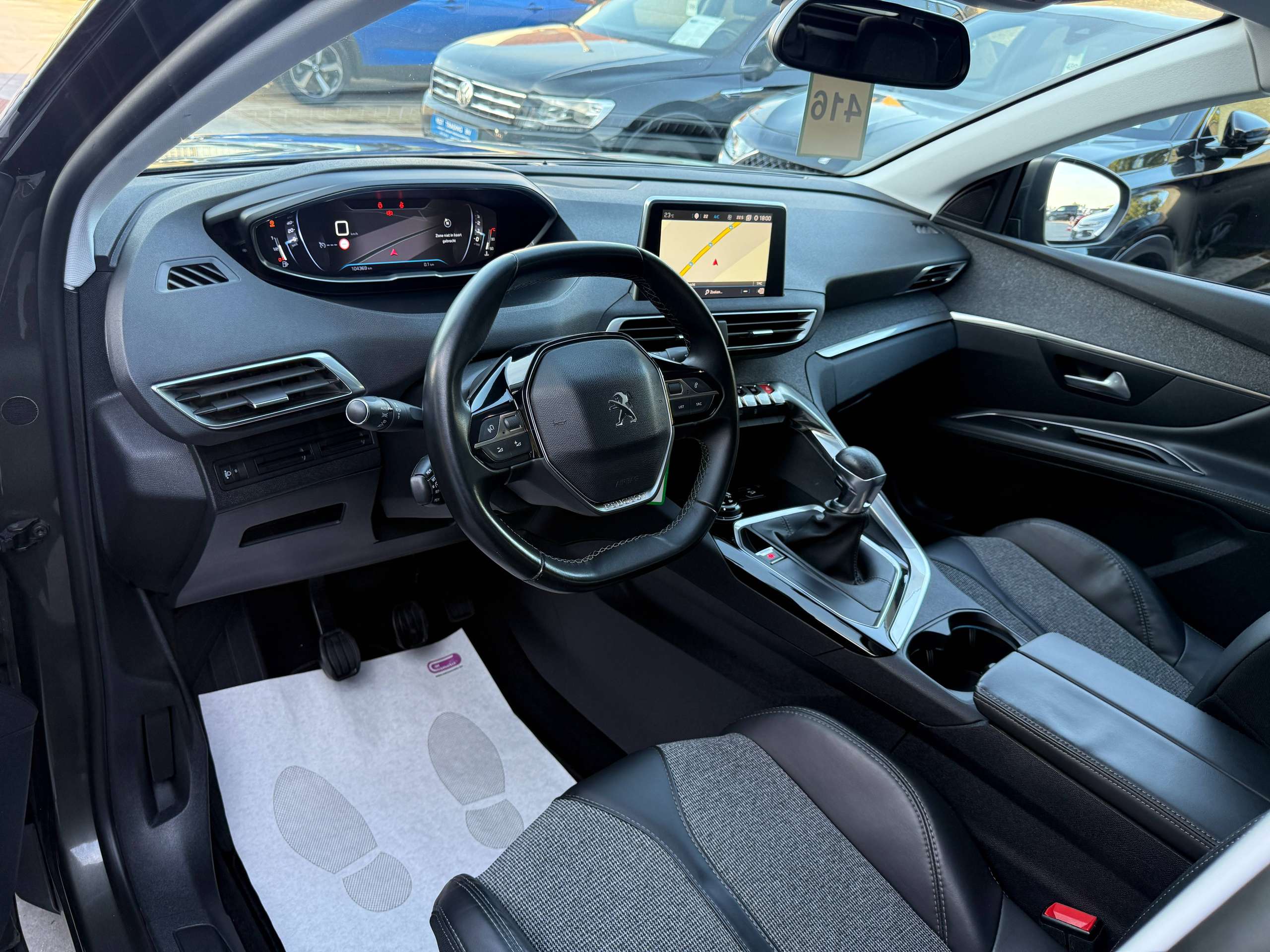 ca2dd889-8130-4641-a4d8-51604c199c9513-peugeot-3008-1-2i-130pk-allure-navigatie-leder-carplay-camera-grip-control-led.jpg