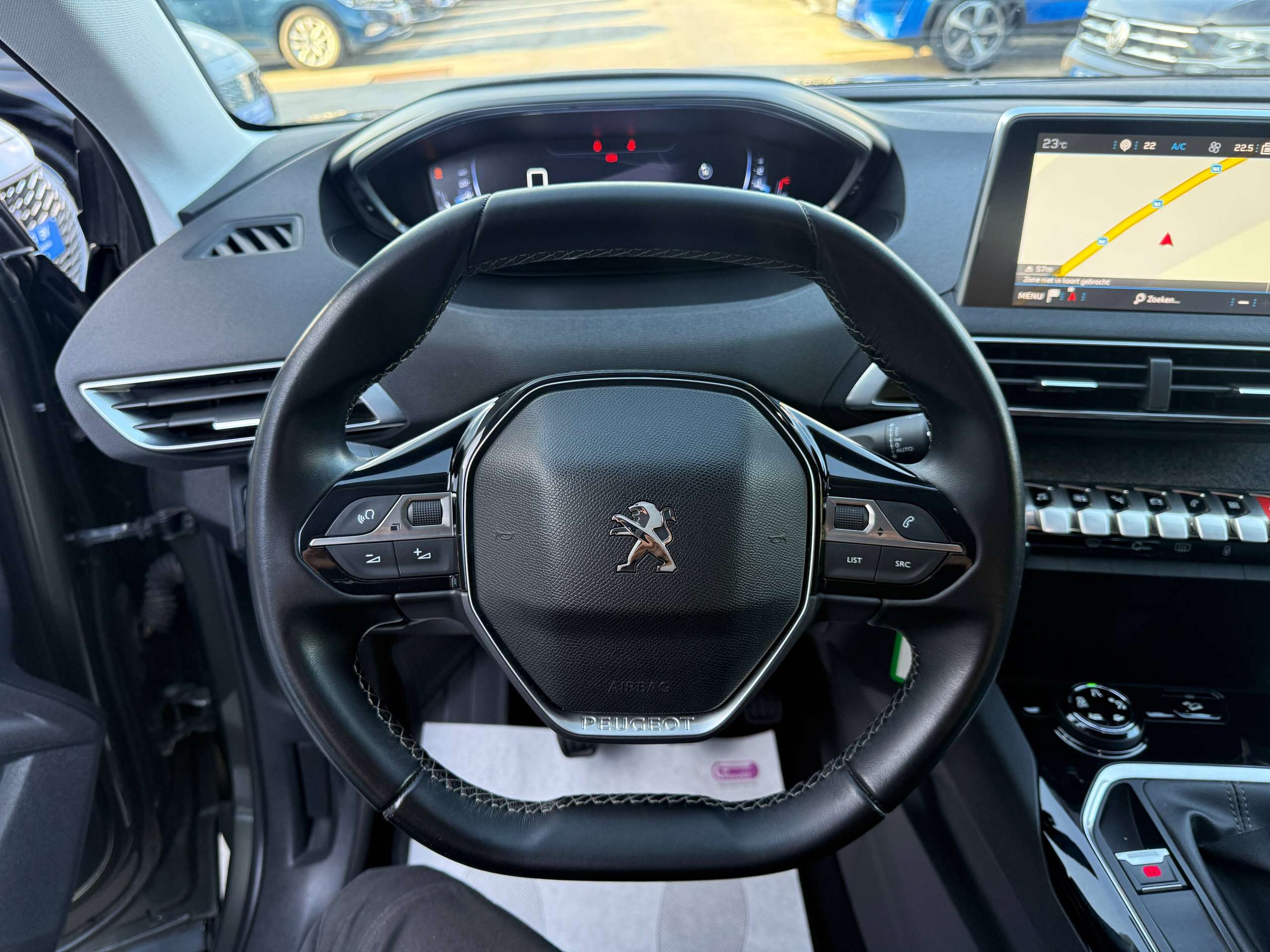 ca2dd889-8130-4641-a4d8-51604c199c9518-peugeot-3008-1-2i-130pk-allure-navigatie-leder-carplay-camera-grip-control-led.jpg
