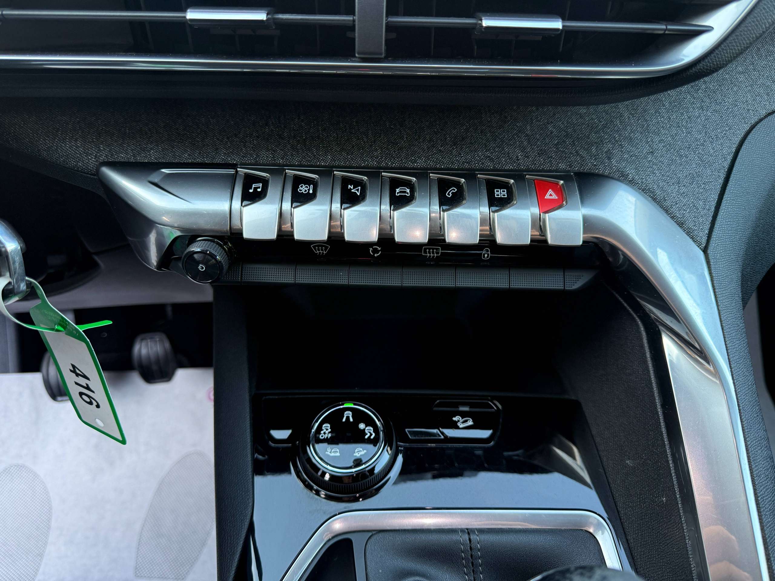 ca2dd889-8130-4641-a4d8-51604c199c9520-peugeot-3008-1-2i-130pk-allure-navigatie-leder-carplay-camera-grip-control-led.jpg