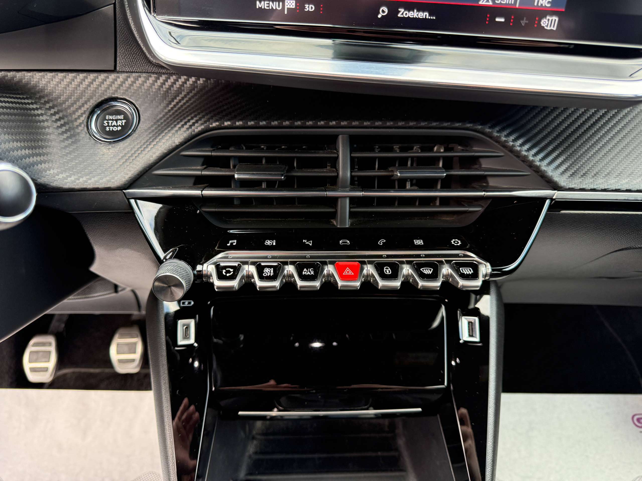 d043957c-28e5-4a7c-addd-2aefb086010f22-peugeot-2008-1-2i-130pk-gt-line-camera-leder-navigatie-carplay-full-led-bluetooth.jpg