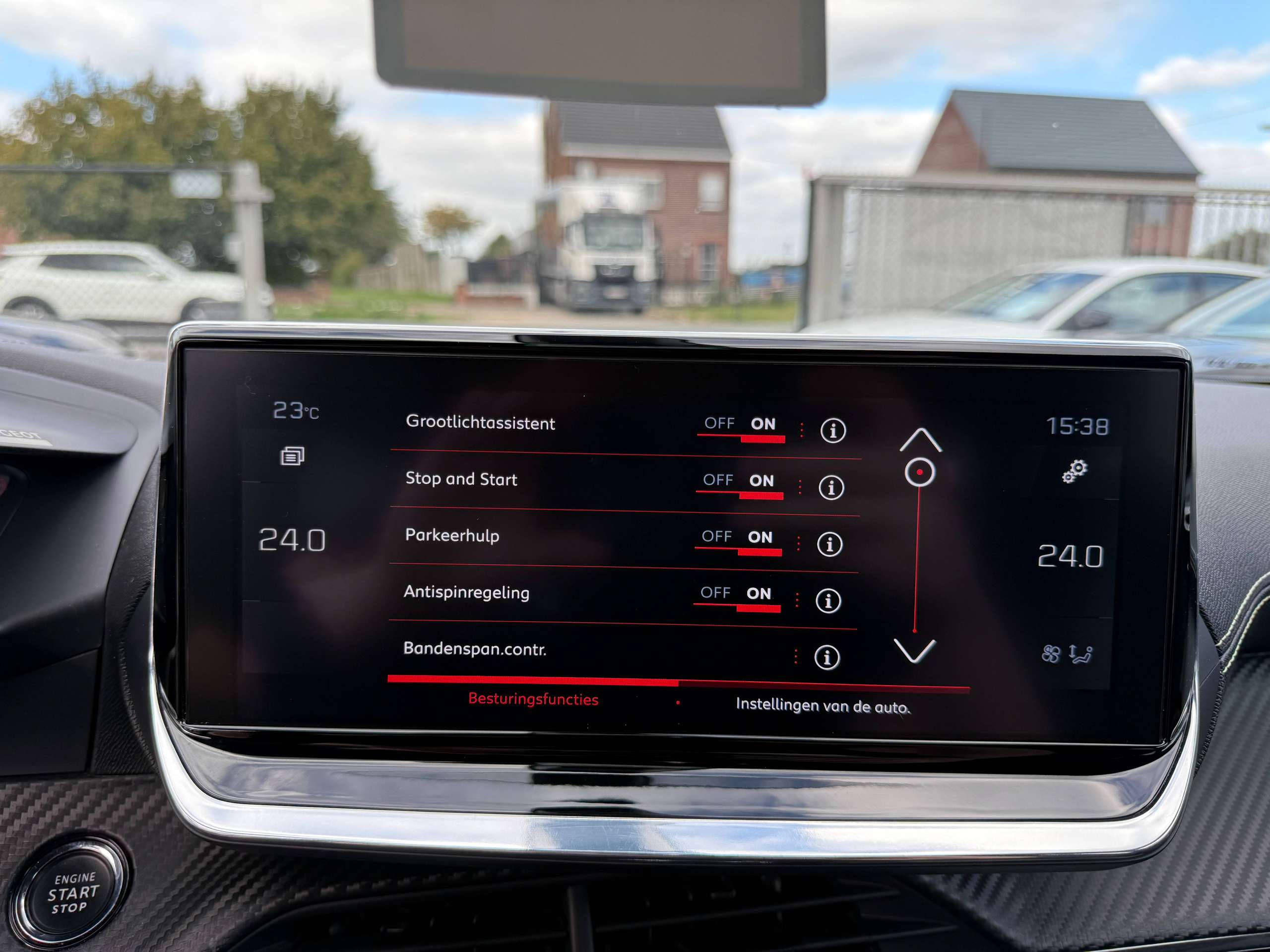 d043957c-28e5-4a7c-addd-2aefb086010f25-peugeot-2008-1-2i-130pk-gt-line-camera-leder-navigatie-carplay-full-led-bluetooth.jpg