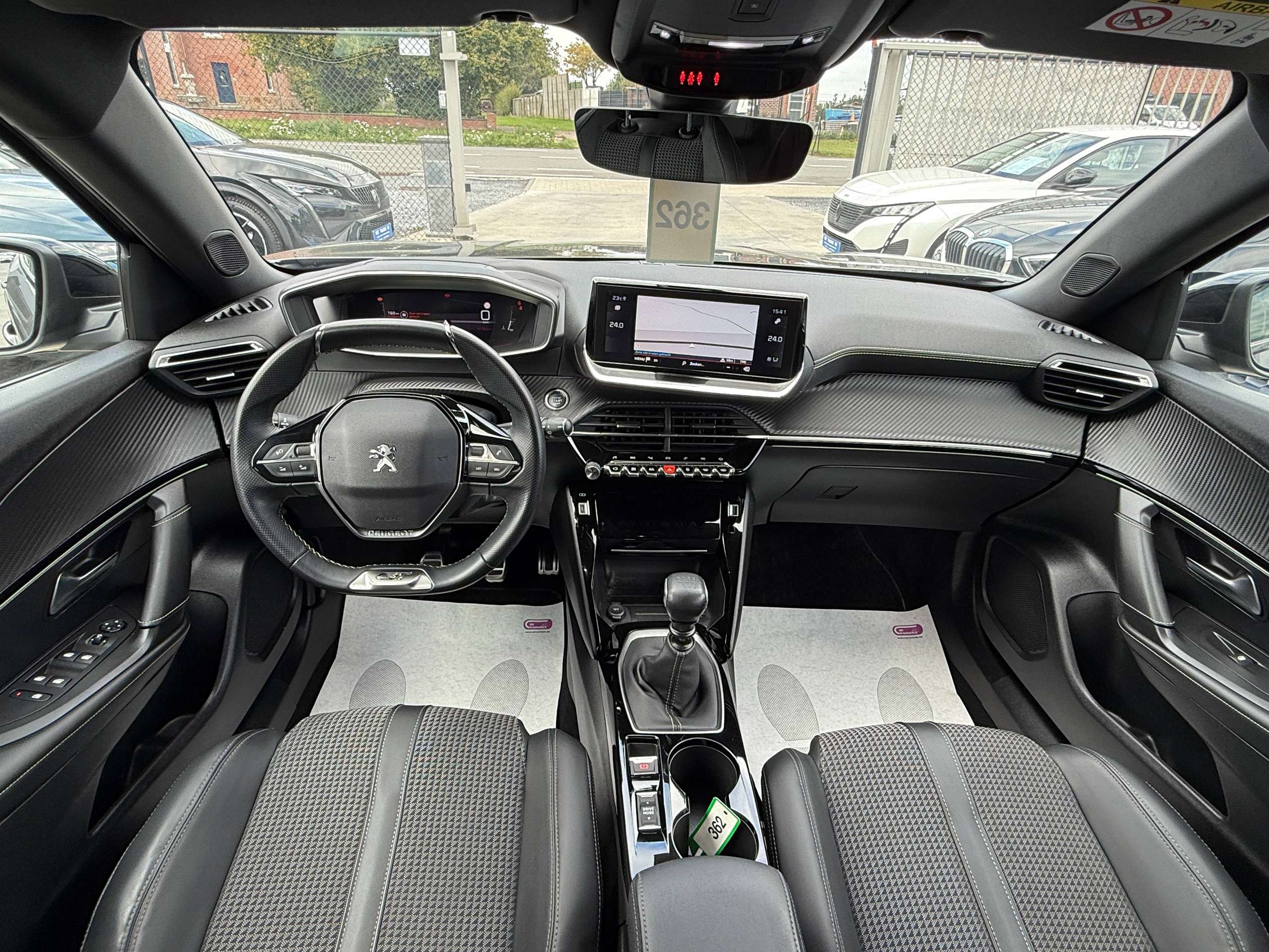 d043957c-28e5-4a7c-addd-2aefb086010f35-peugeot-2008-1-2i-130pk-gt-line-camera-leder-navigatie-carplay-full-led-bluetooth.jpg