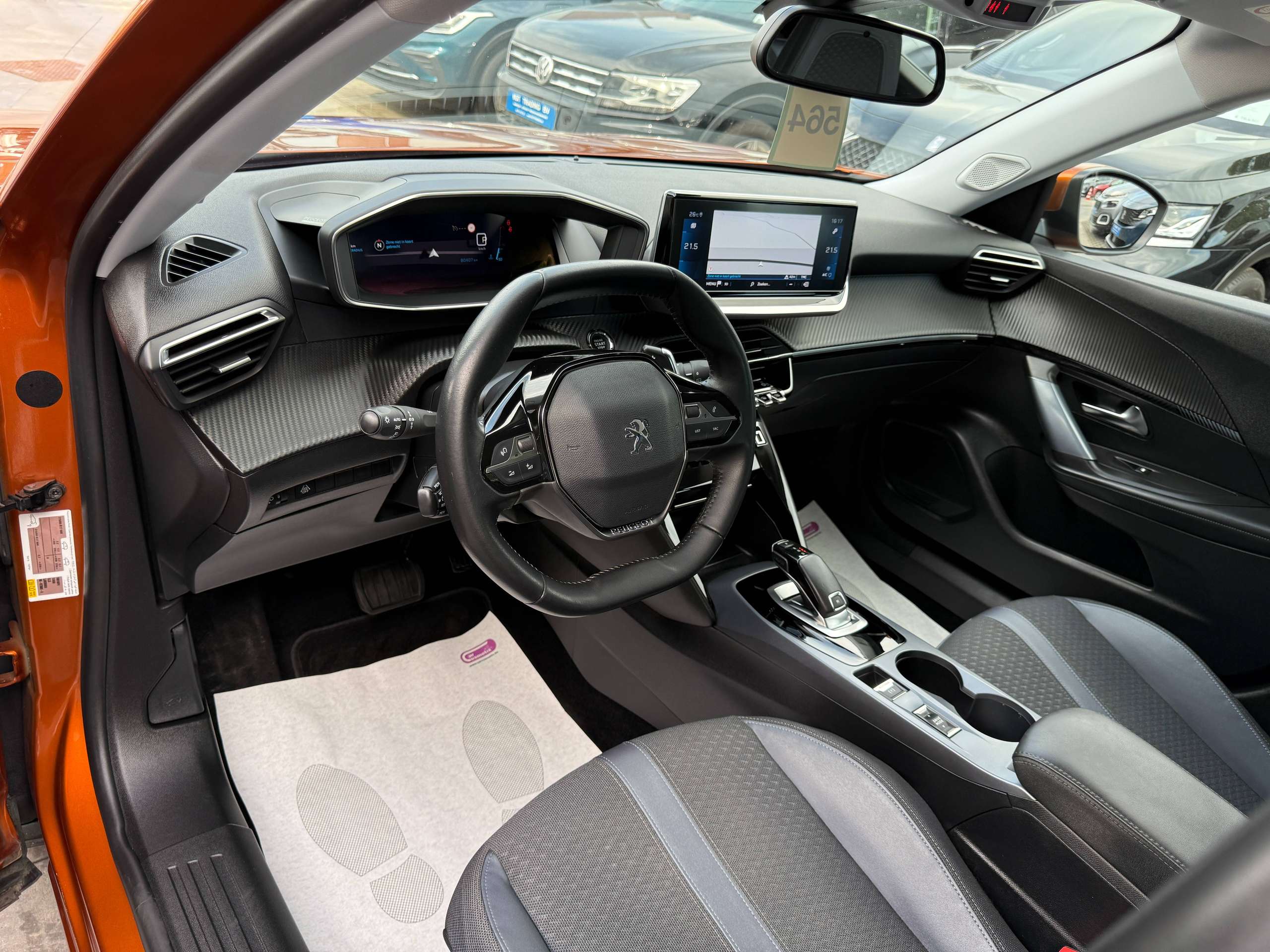 d2c80ec1-7bbb-4c13-b540-463501ff6ca814-peugeot-2008-1-2i-130pk-automaat-allure-navigatie-leder-camera-carplay-full-led-pdc.jpg