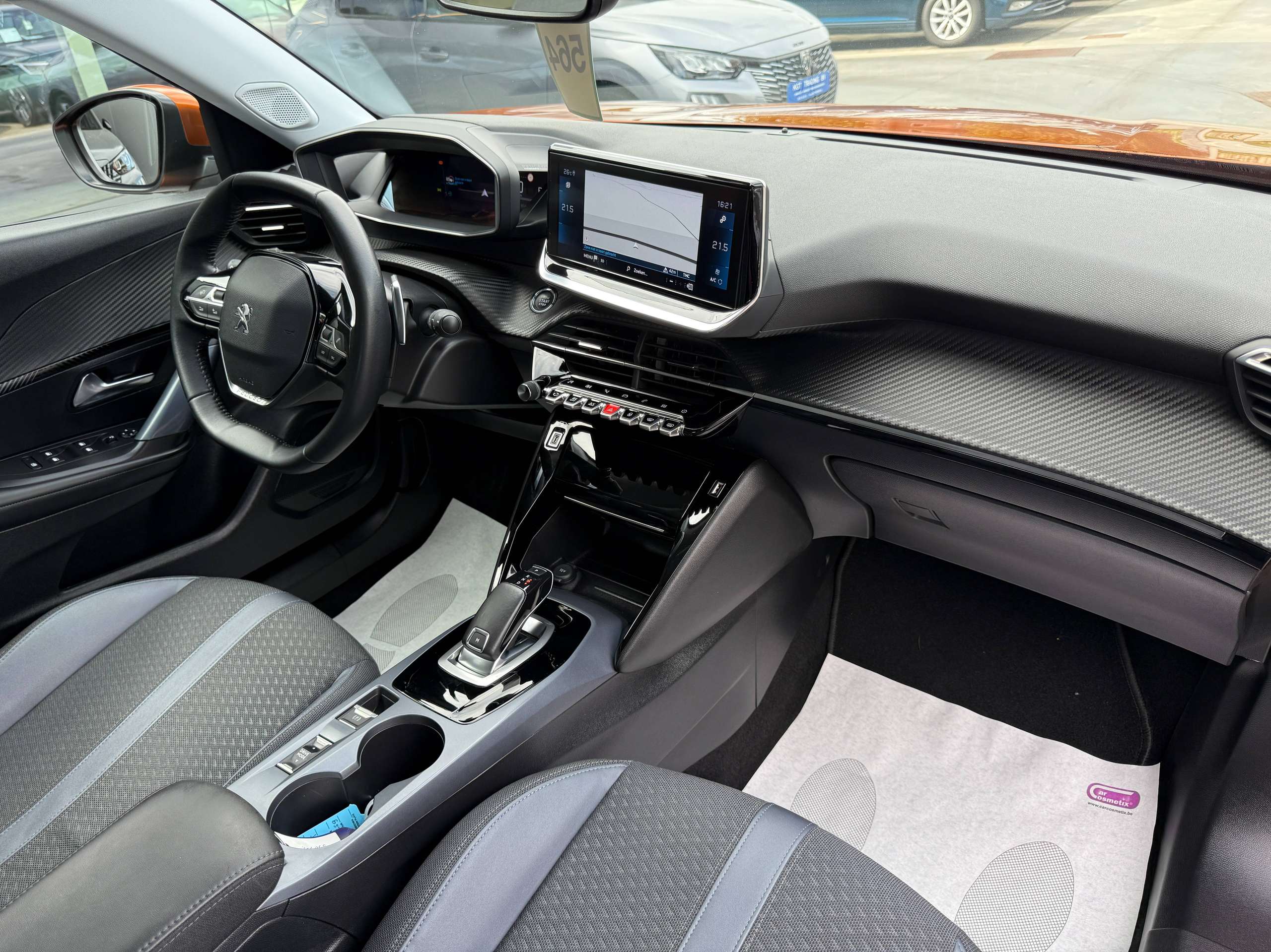 d2c80ec1-7bbb-4c13-b540-463501ff6ca829-peugeot-2008-1-2i-130pk-automaat-allure-navigatie-leder-camera-carplay-full-led-pdc.jpg