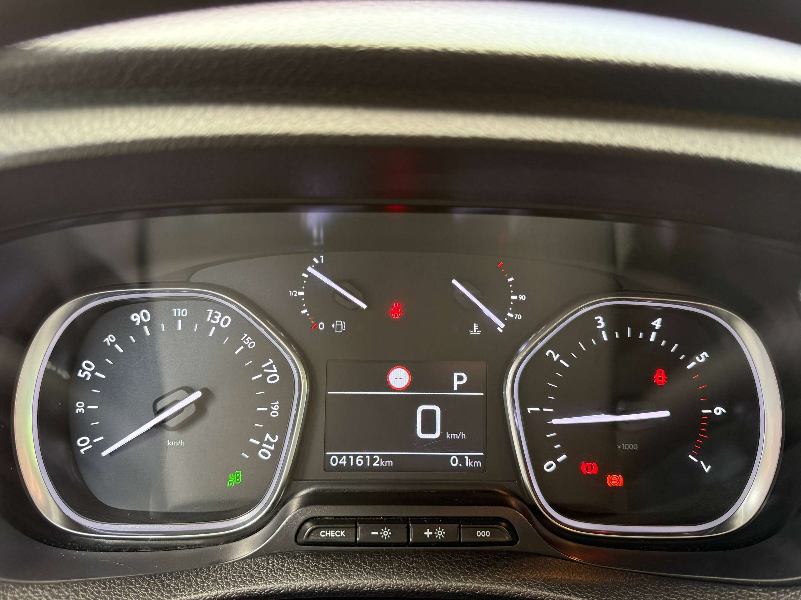 d30a0993-14e7-473d-b8cb-c63f79e3047617-peugeot-expert-2-0-bluehdi-3-zit-automaat-navigatie-camera-dode-hoek-adaptieve-cruise-control.jpg