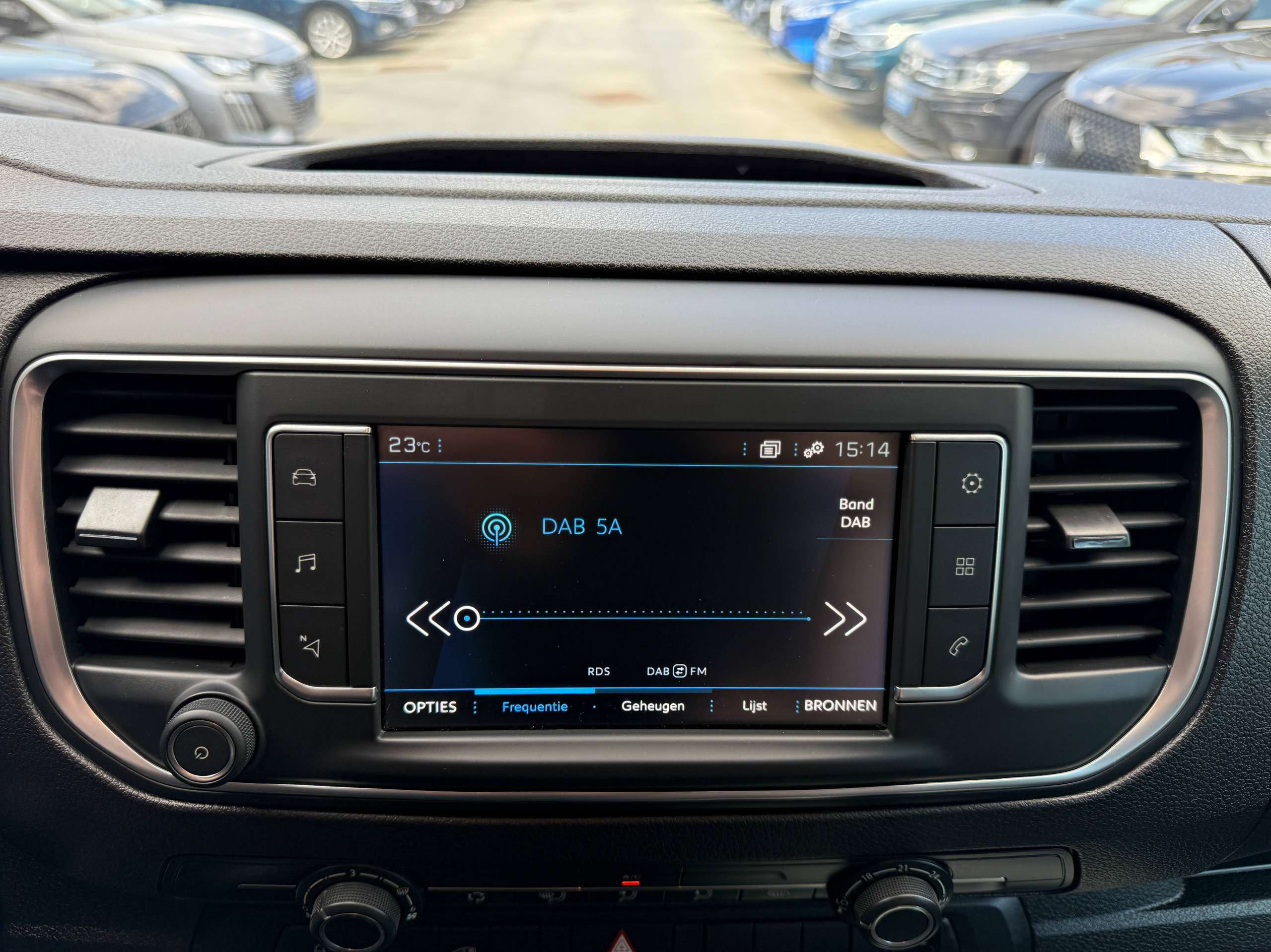 d30a0993-14e7-473d-b8cb-c63f79e3047623-peugeot-expert-2-0-bluehdi-3-zit-automaat-navigatie-camera-dode-hoek-adaptieve-cruise-control.jpg