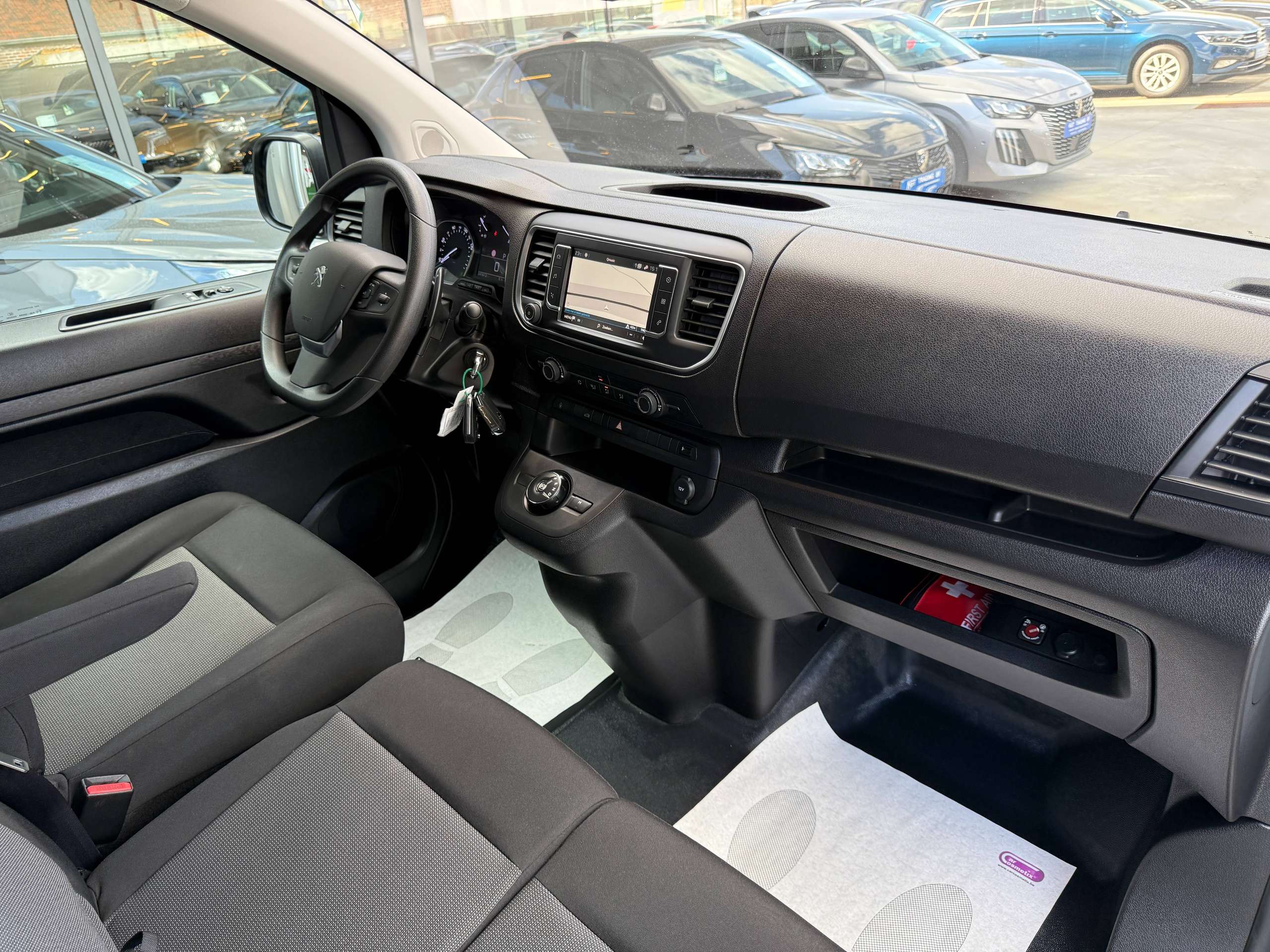 d30a0993-14e7-473d-b8cb-c63f79e3047629-peugeot-expert-2-0-bluehdi-3-zit-automaat-navigatie-camera-dode-hoek-adaptieve-cruise-control.jpg