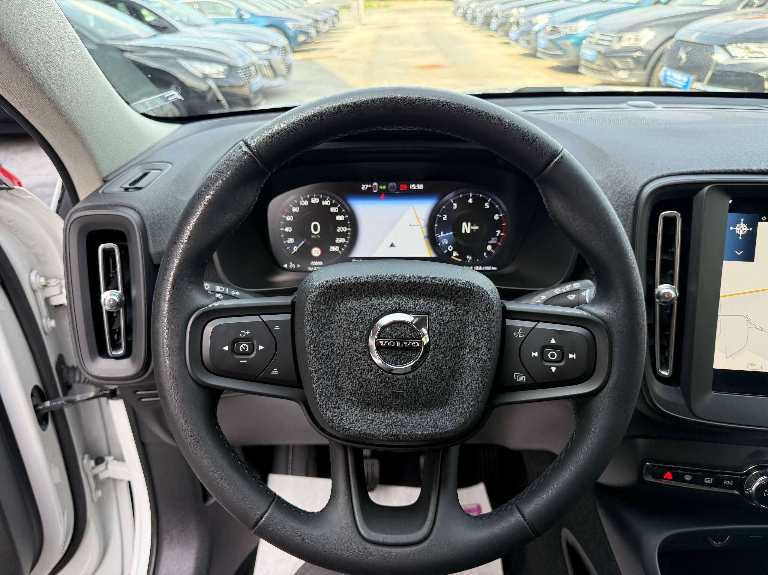d6a30329-4619-4a69-bb38-1d83241d32fc19-volvo-xc40-1-5-t2-129pk-navigatie-full-led-bluetooth-dab-pdc-carpass.jpg