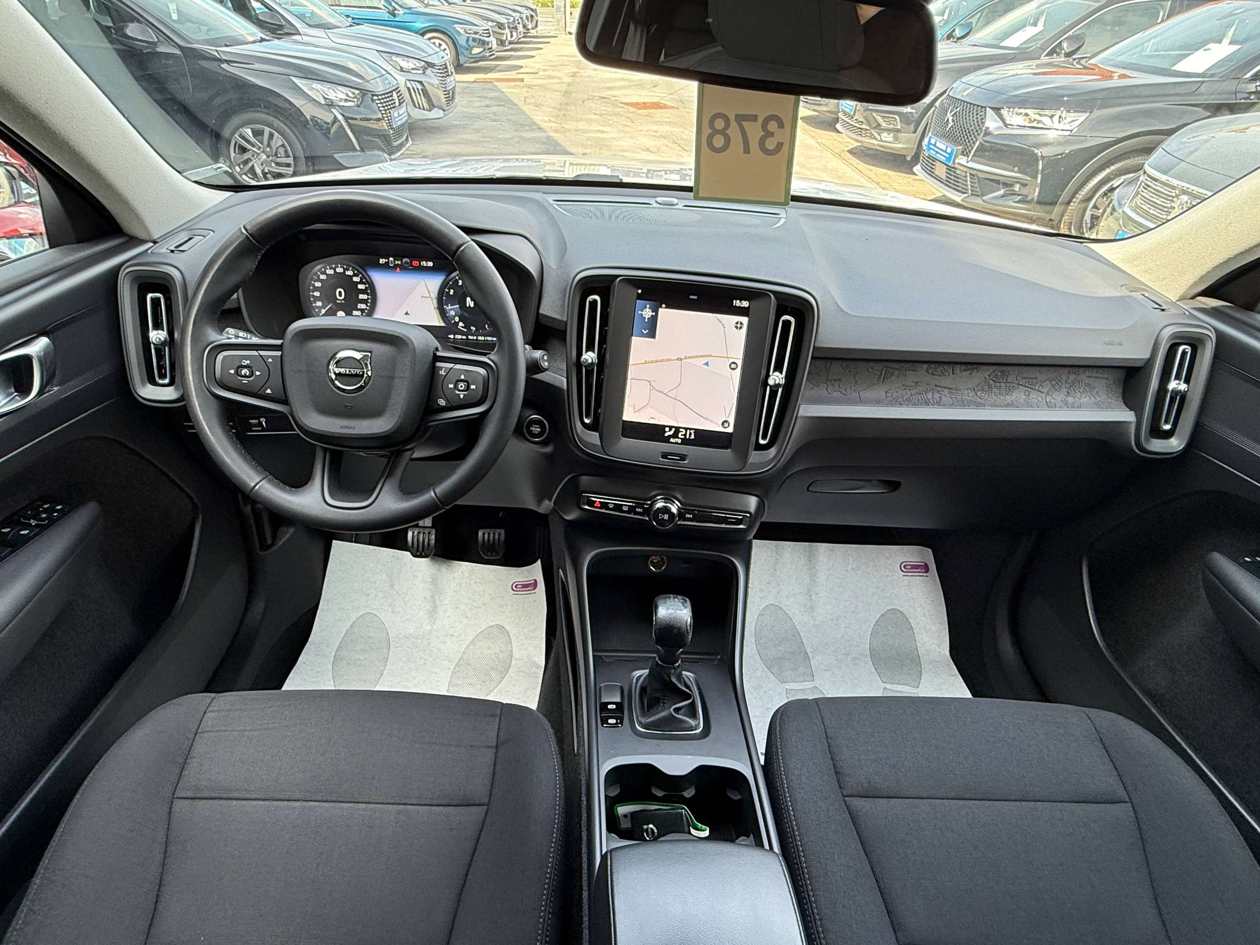 d6a30329-4619-4a69-bb38-1d83241d32fc28-volvo-xc40-1-5-t2-129pk-navigatie-full-led-bluetooth-dab-pdc-carpass.jpg