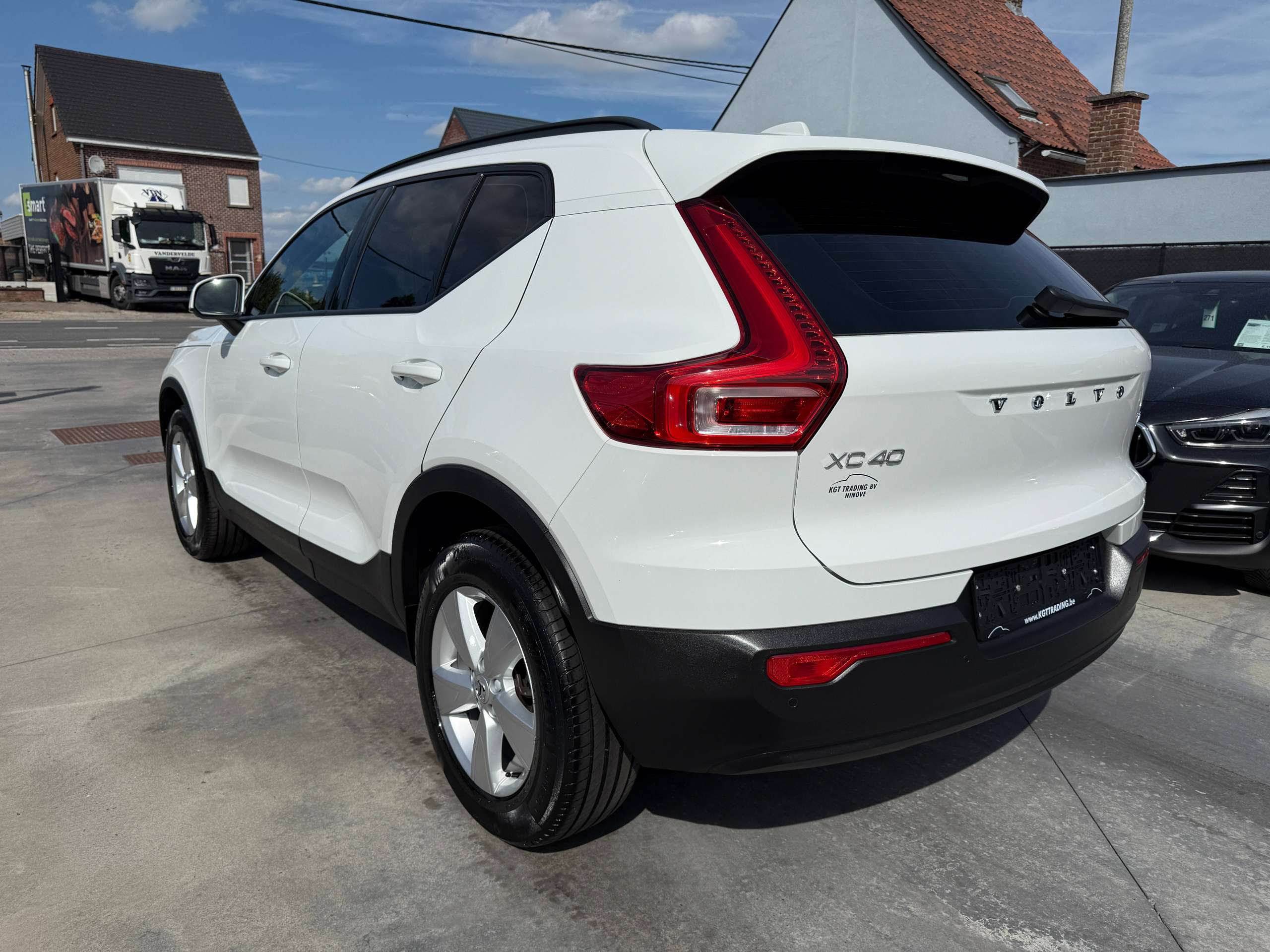 d6a30329-4619-4a69-bb38-1d83241d32fc7-volvo-xc40-1-5-t2-129pk-navigatie-full-led-bluetooth-dab-pdc-carpass.jpg