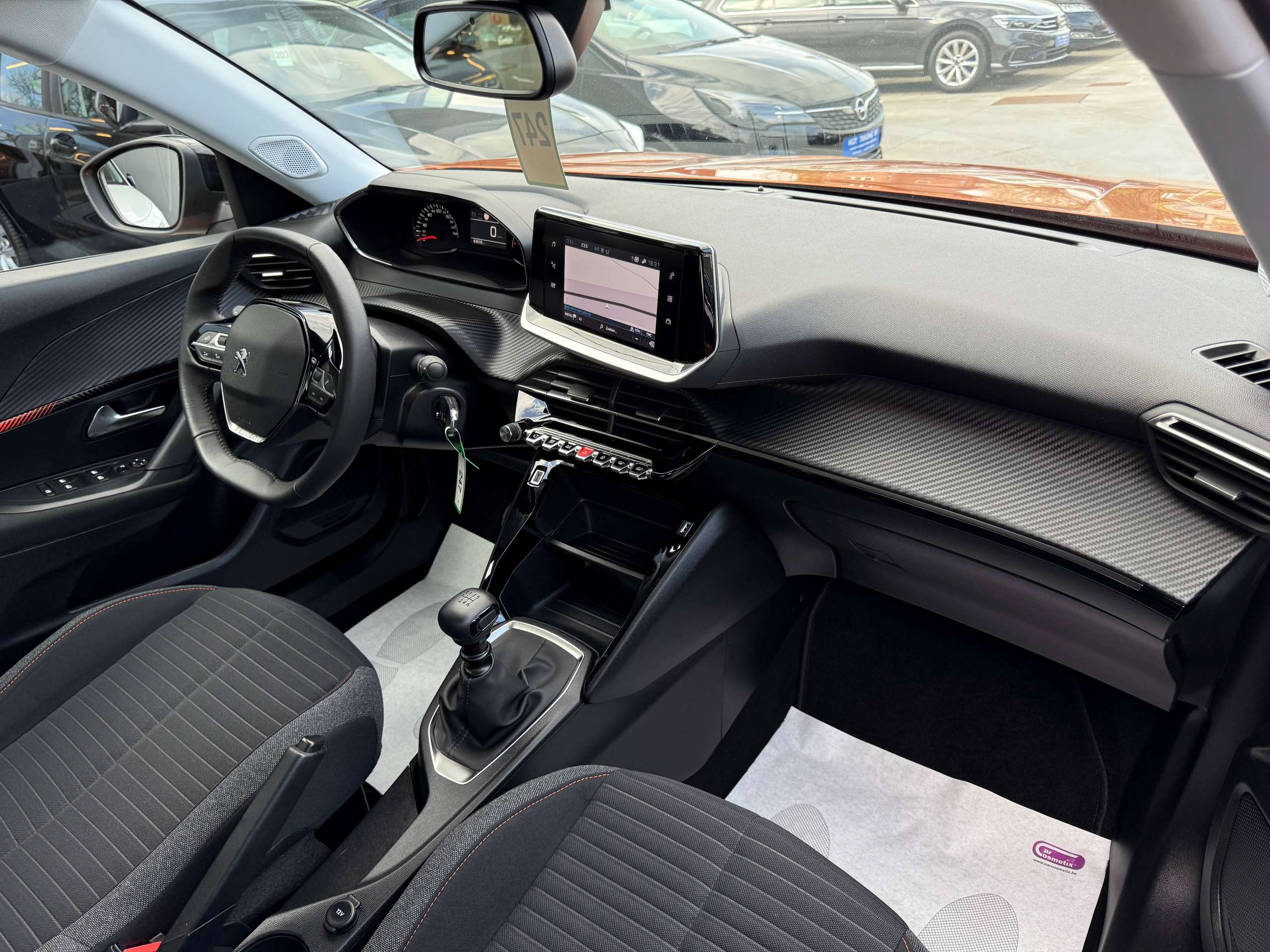 d6e53ff9-f4c5-41b6-9c05-03da214035ec26-peugeot-2008-1-2i-101pk-navigatie-carplay-pdc-bluetooth-led-a-c.jpg